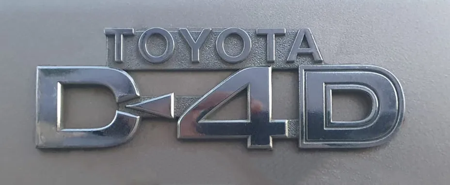 Nhãn dán Toyota D-4D cho xe ô tô