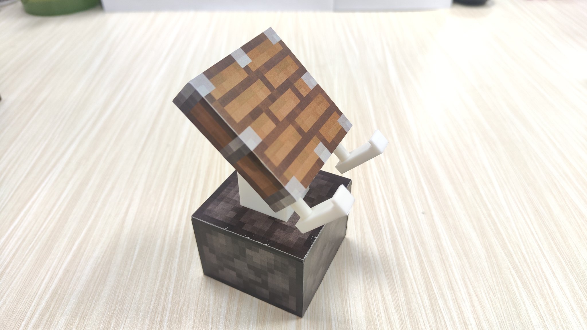 Mô hình giá đỡ điện thoại bằng piston trong Minecraft