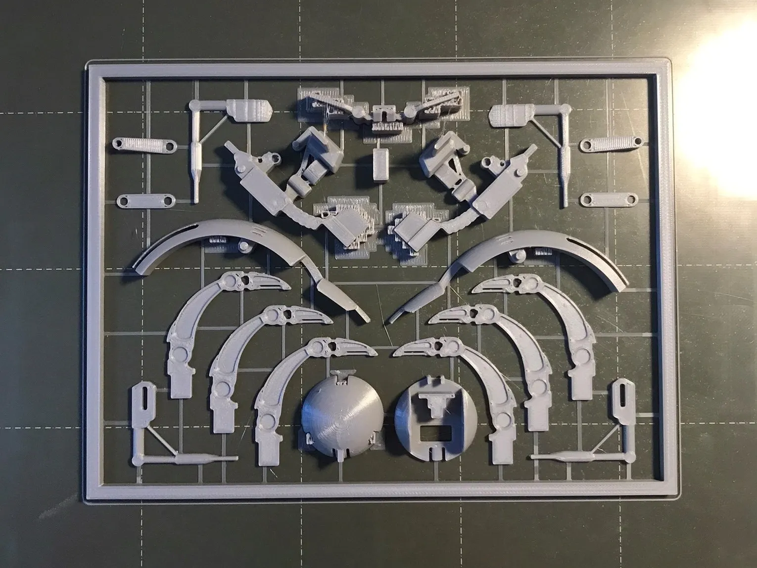 Bộ mô hình Droideka trong Star Wars