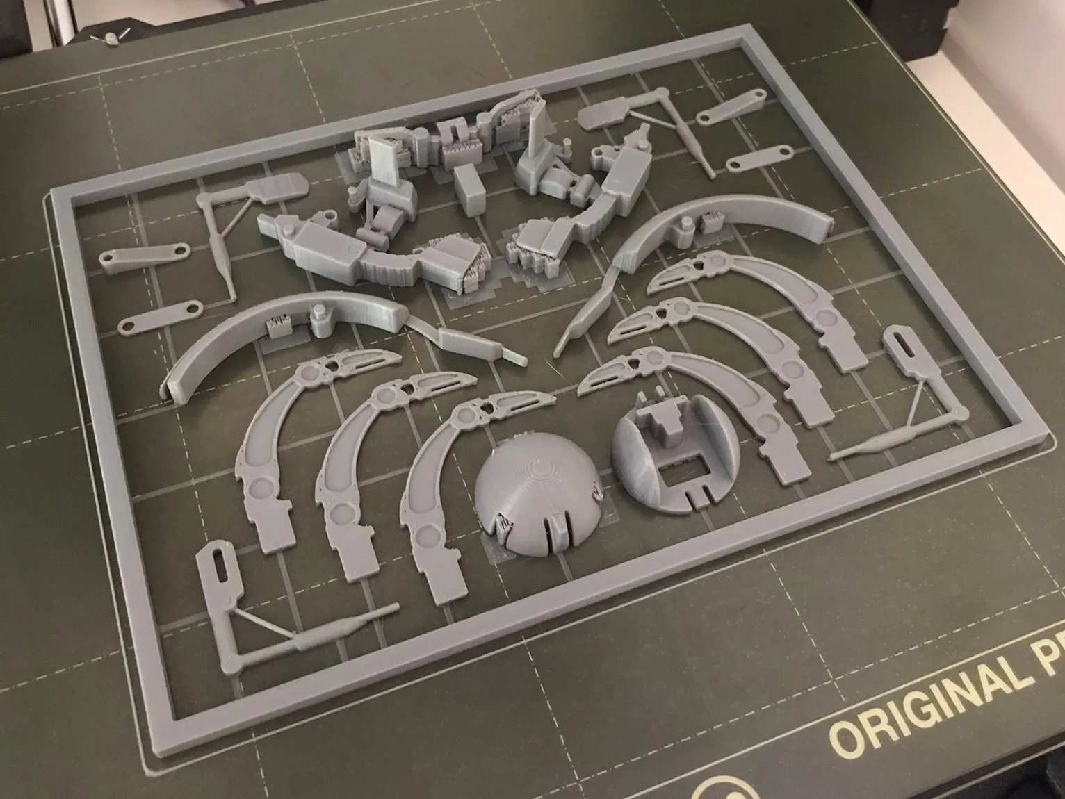 Bộ mô hình Droideka trong Star Wars