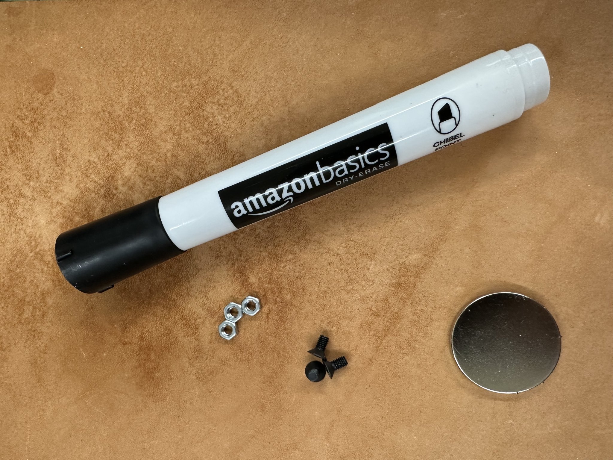 Giá đỡ bút dạ quang từ tính tiện lợi