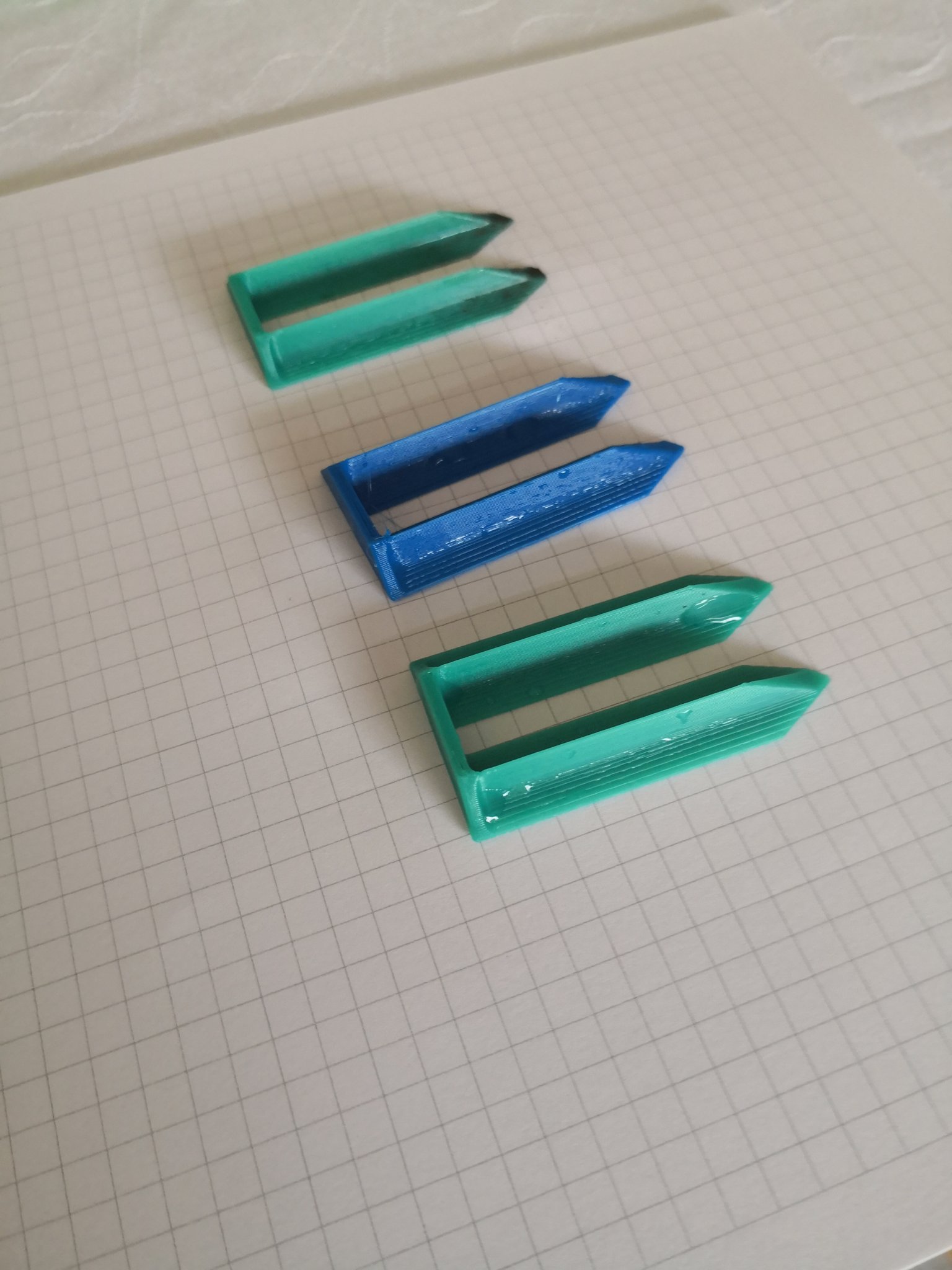 Giá đỡ dây ranh cho máy cắt cỏ robot Husqvarna