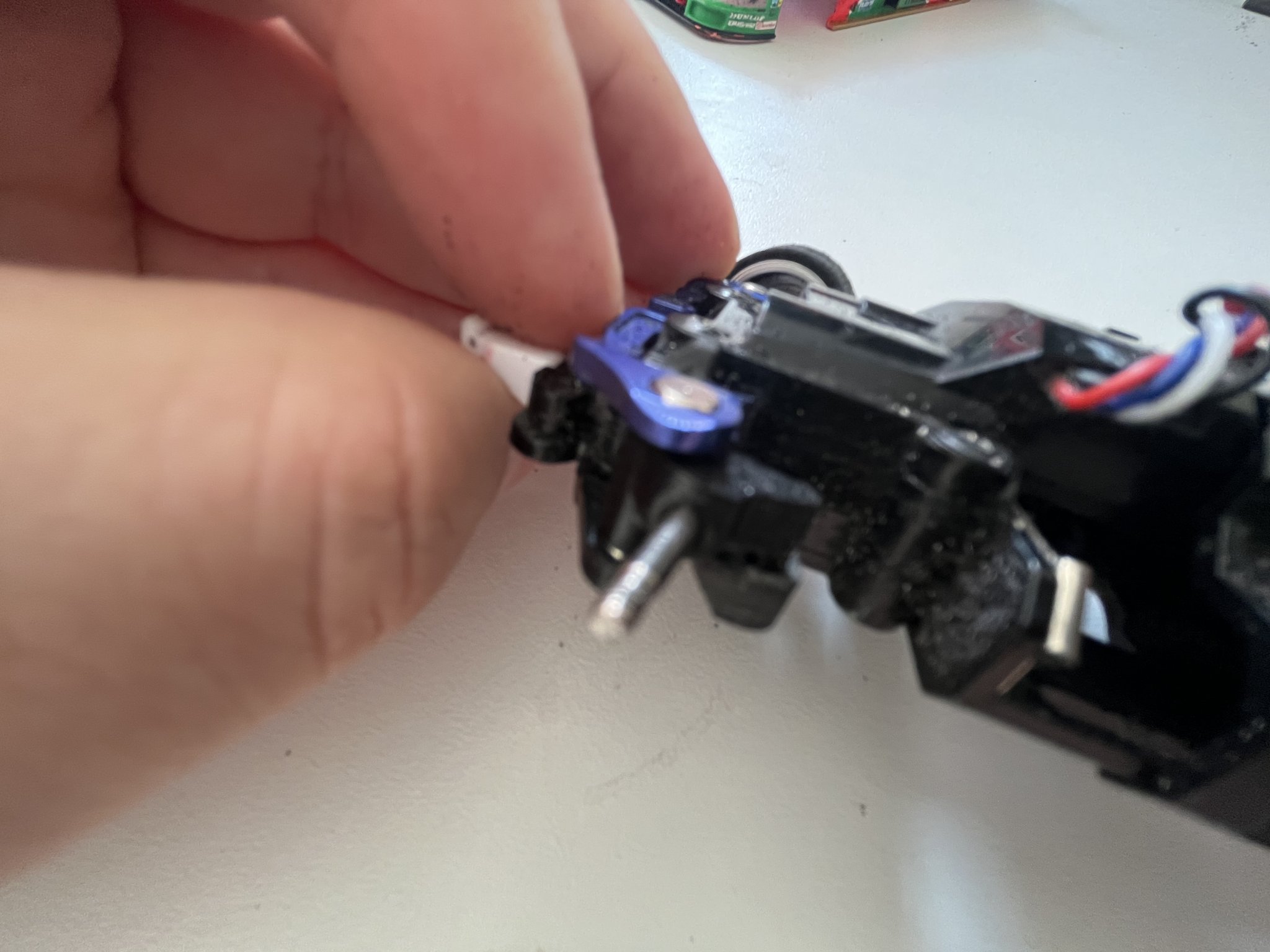 Cần điều khiển Mini Z MR03 với góc nghiêng 1,5° "Bất khả xâm...