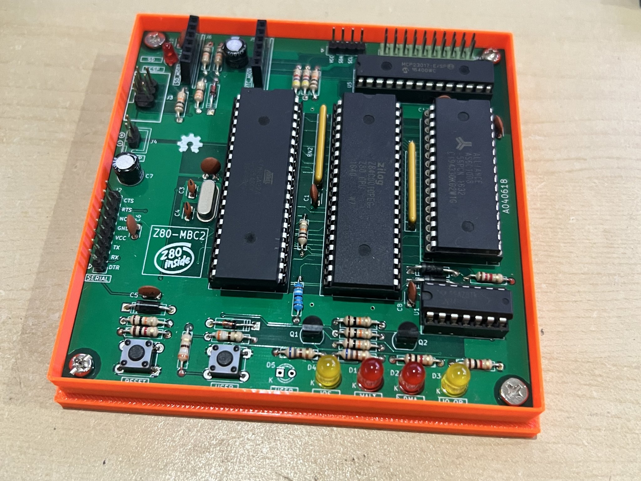 Hộp đựng cho dự án Z80-MBC2 từ Just4Fun