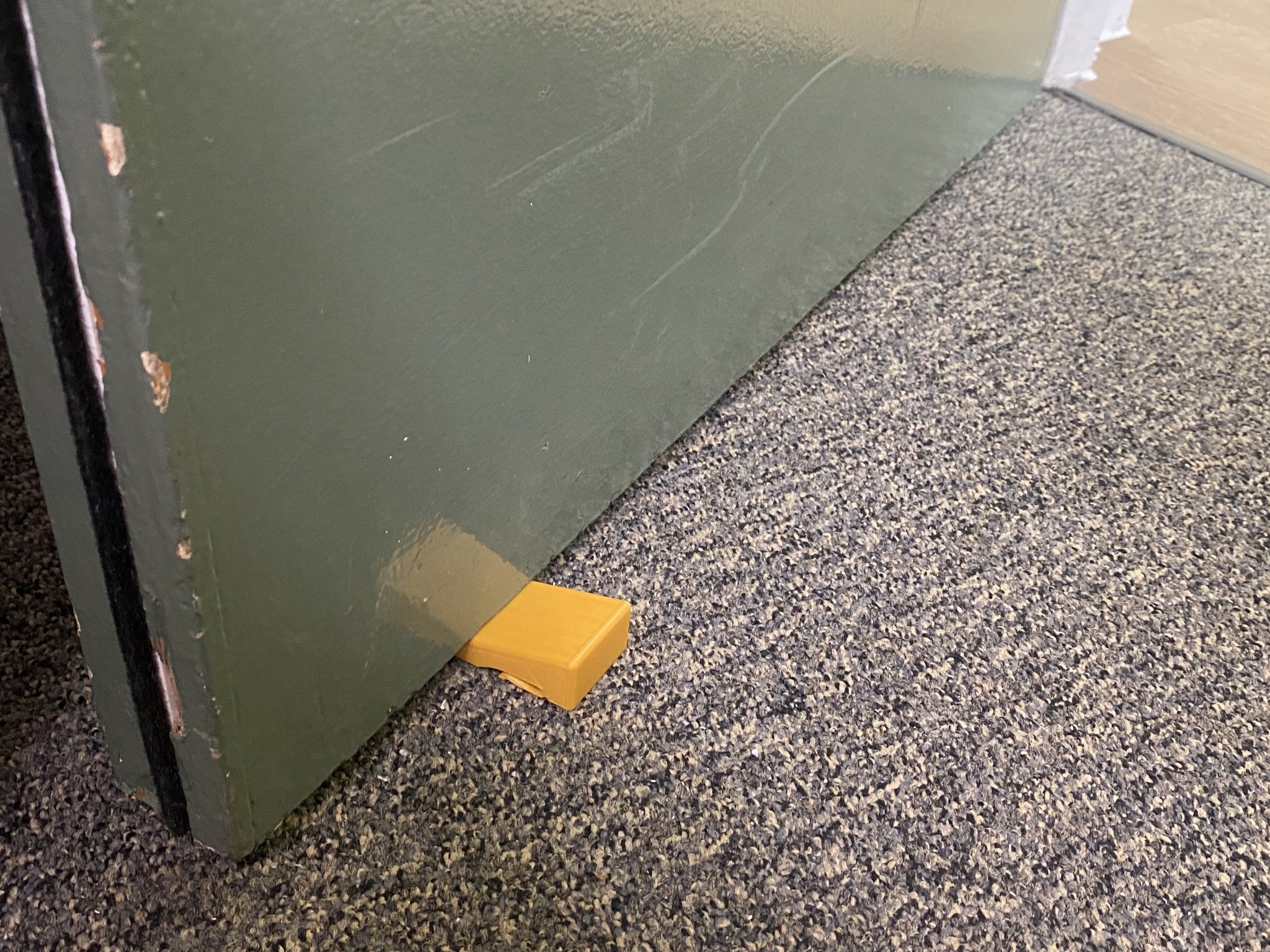 Giá đỡ cửa tiện ích kiểu dáng thanh lịch