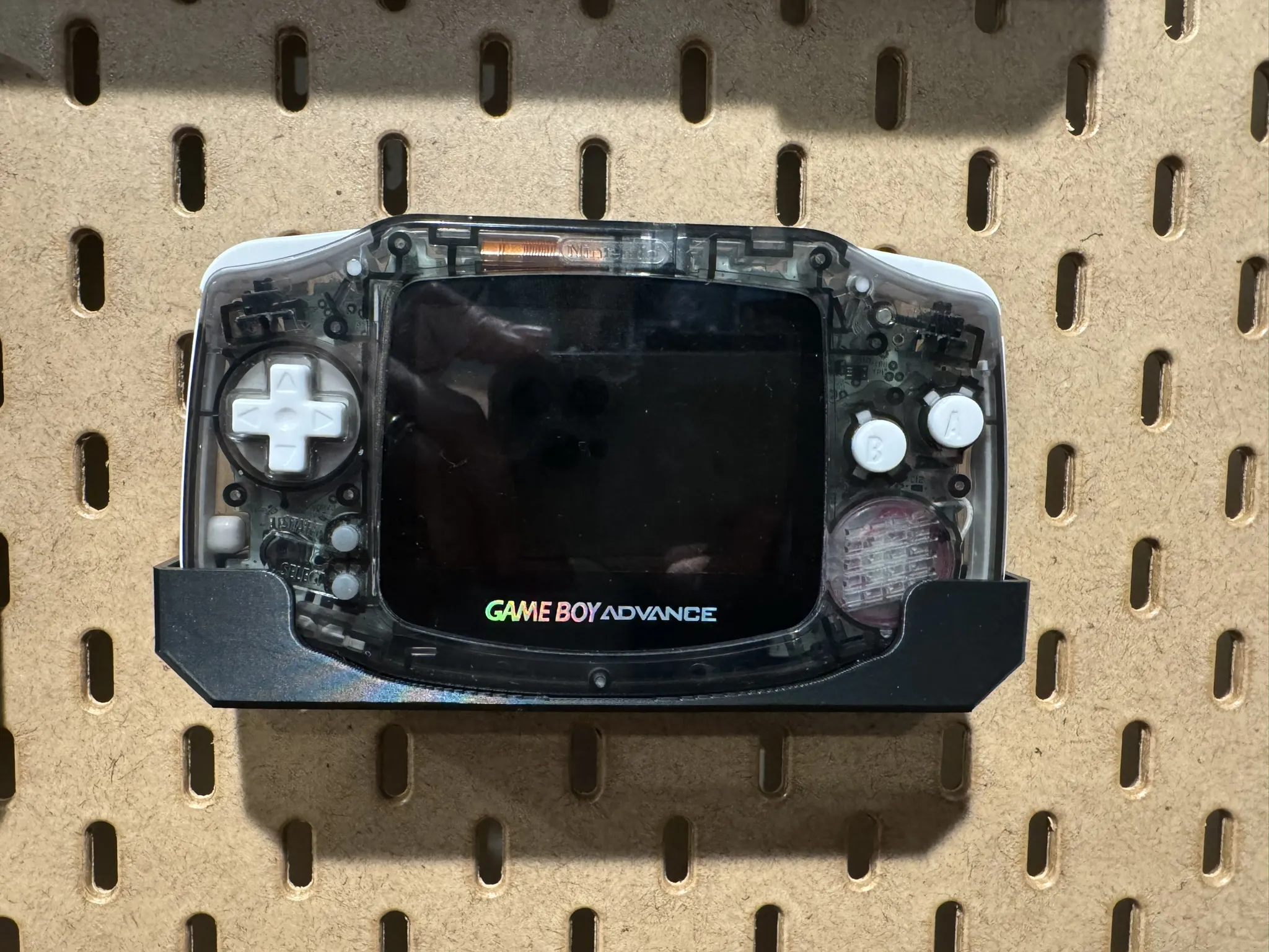 Giá đỡ Gameboy Advance cho bảng ghim Skadis của Ikea