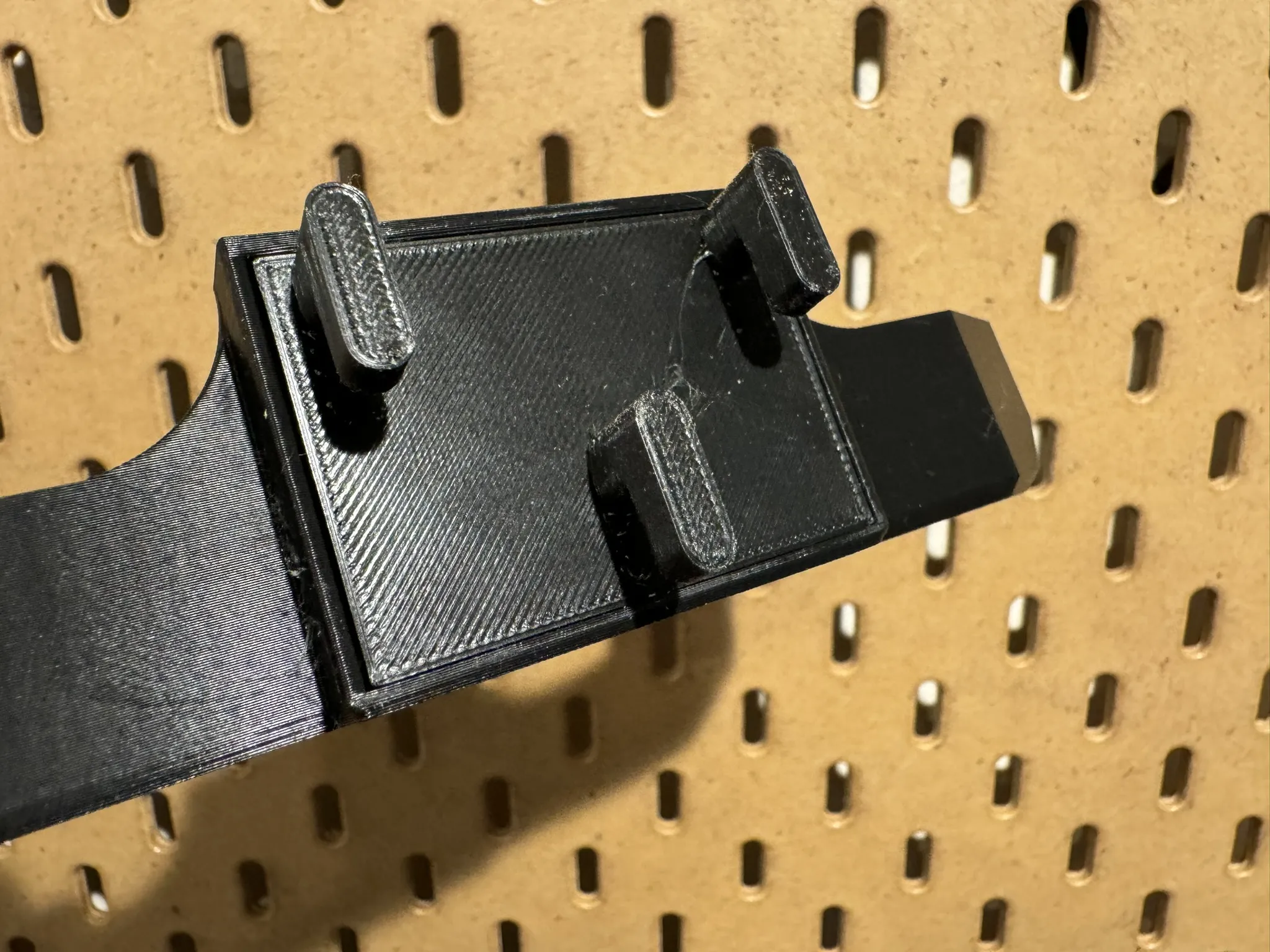 Giá đỡ Gameboy Advance cho bảng ghim Skadis của Ikea