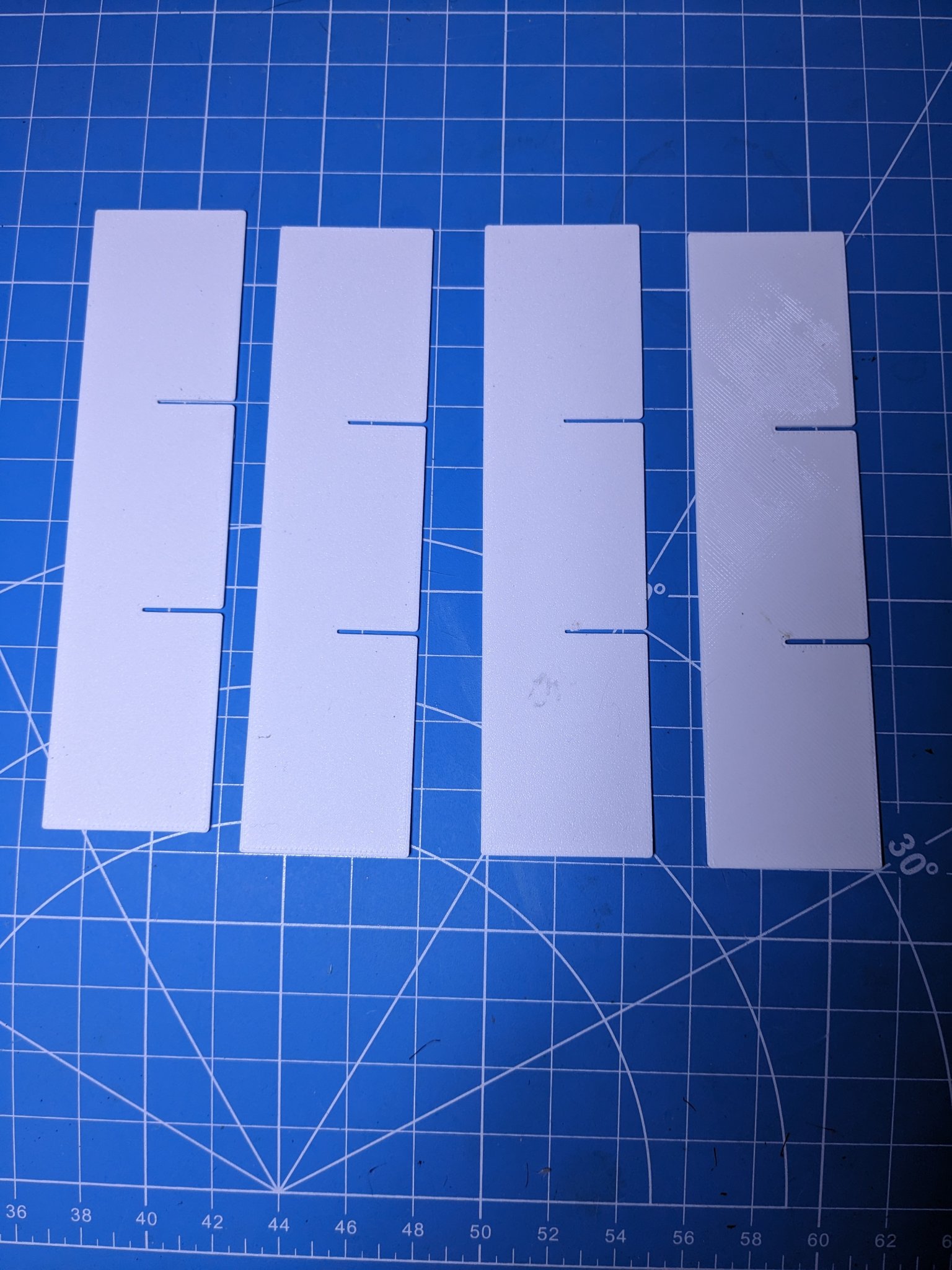 Hộp lưu trữ filament rỗng với 3 ngăn chia