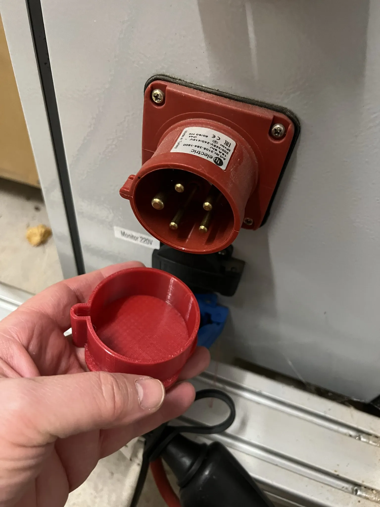 Nắp bảo vệ CEE cho đầu nối male 16A 380V