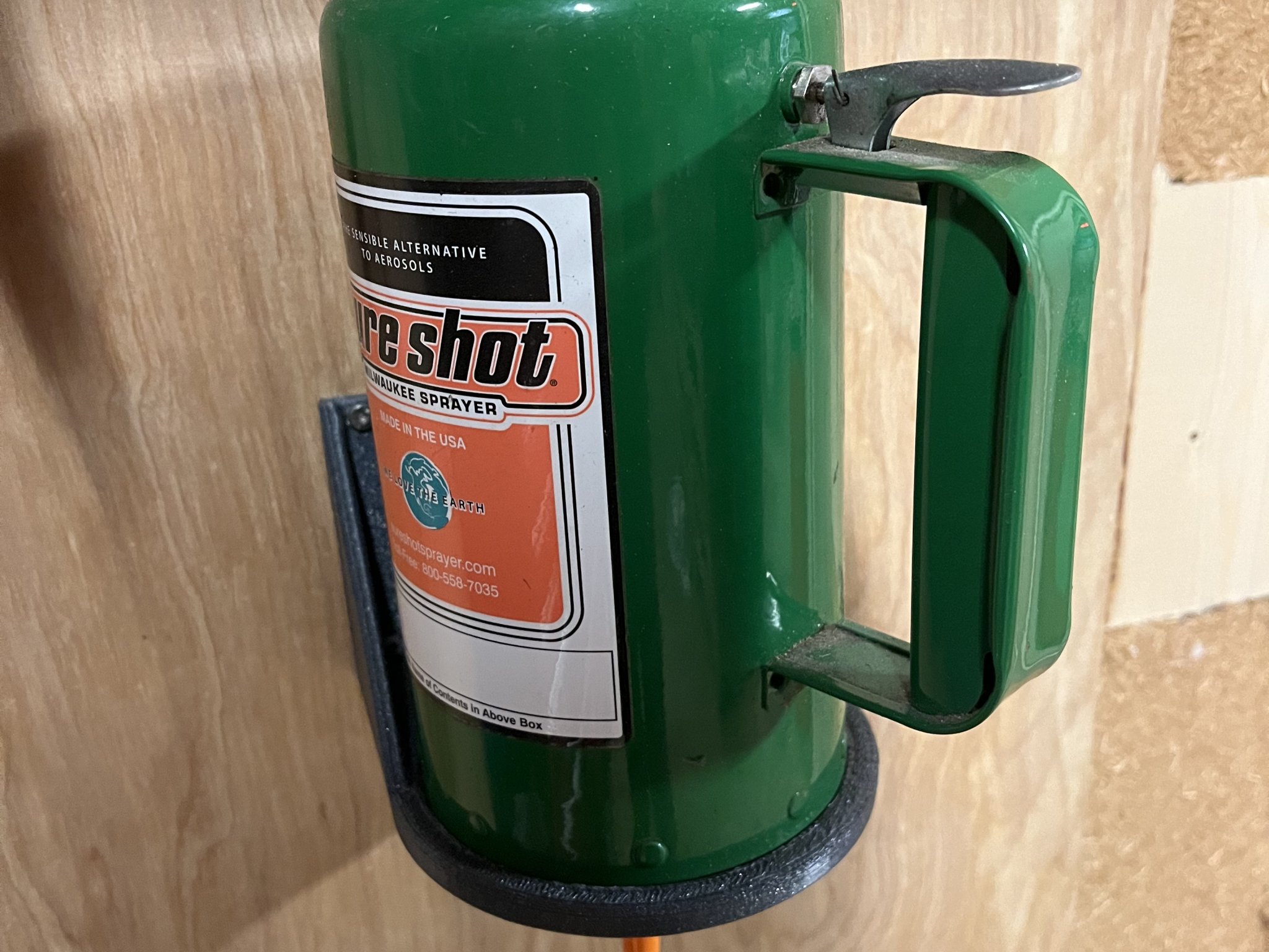 Giá đỡ tường cho bình phun Sure Shot