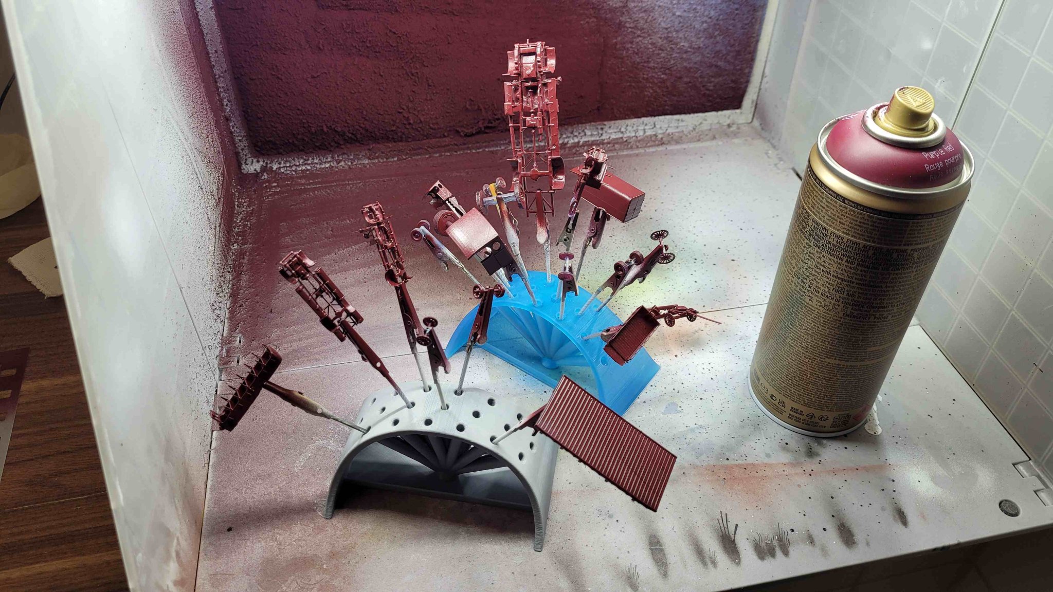 Giá đỡ kẹp cá sấu cho việc sơn và phơi khô đồ nhỏ