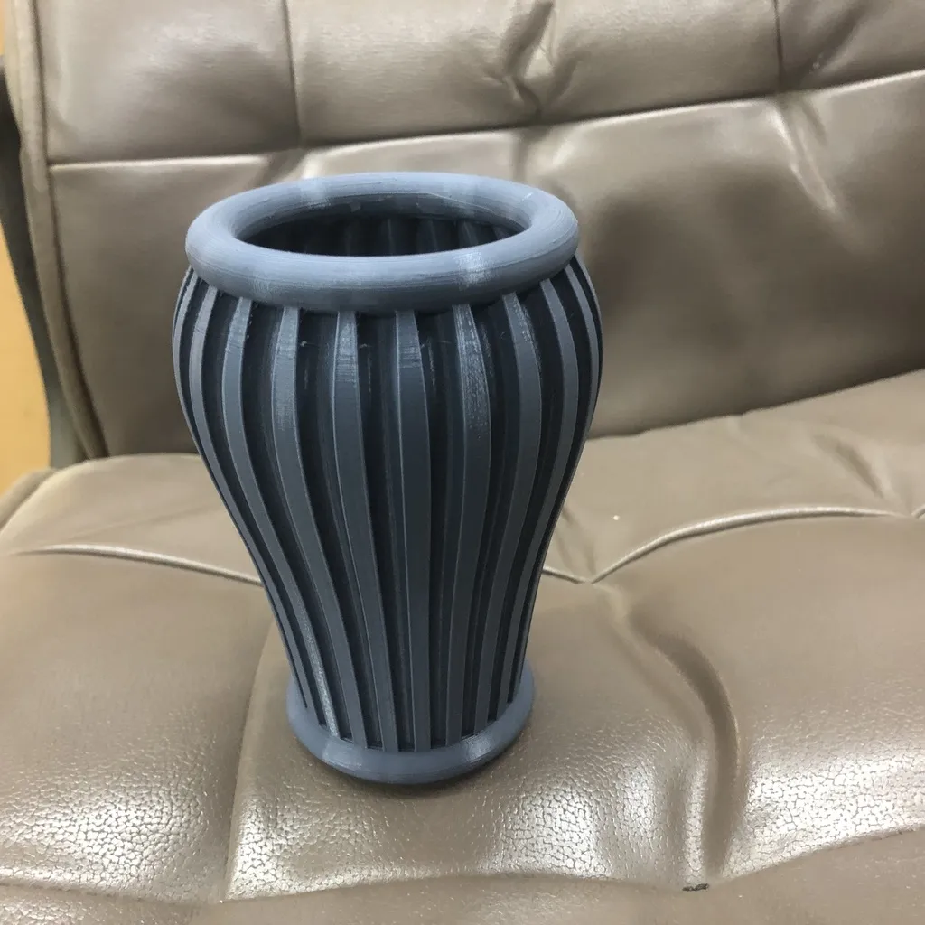 Chậu cây hoặc bình hoa trang trí nội thất