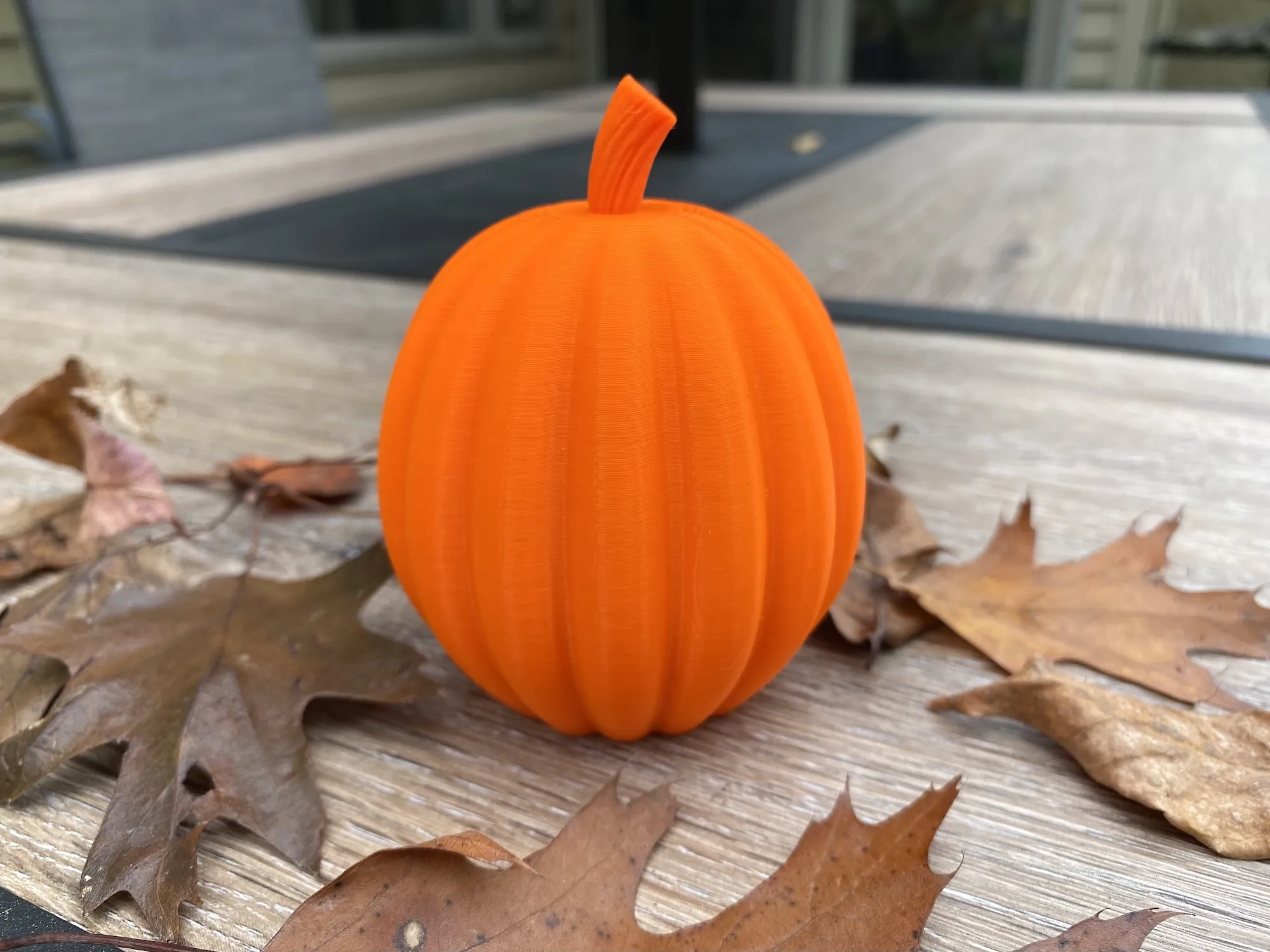 Nhân vật trẻ em bí ngô với kiểu tóc bí ngô dễ thương