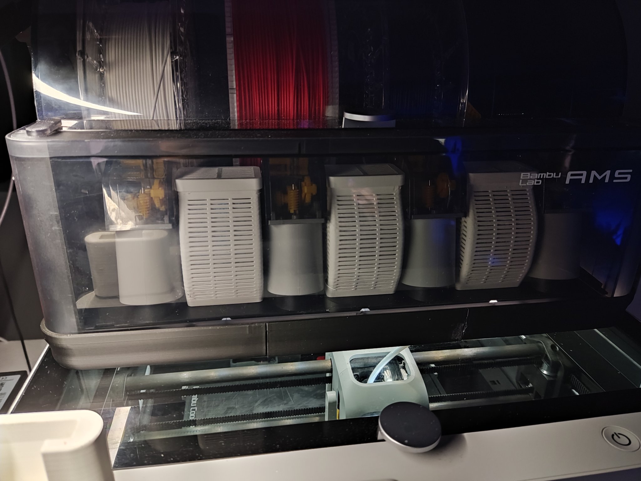 Giá đỡ AMS với đèn LED cho máy in Bambu X1C