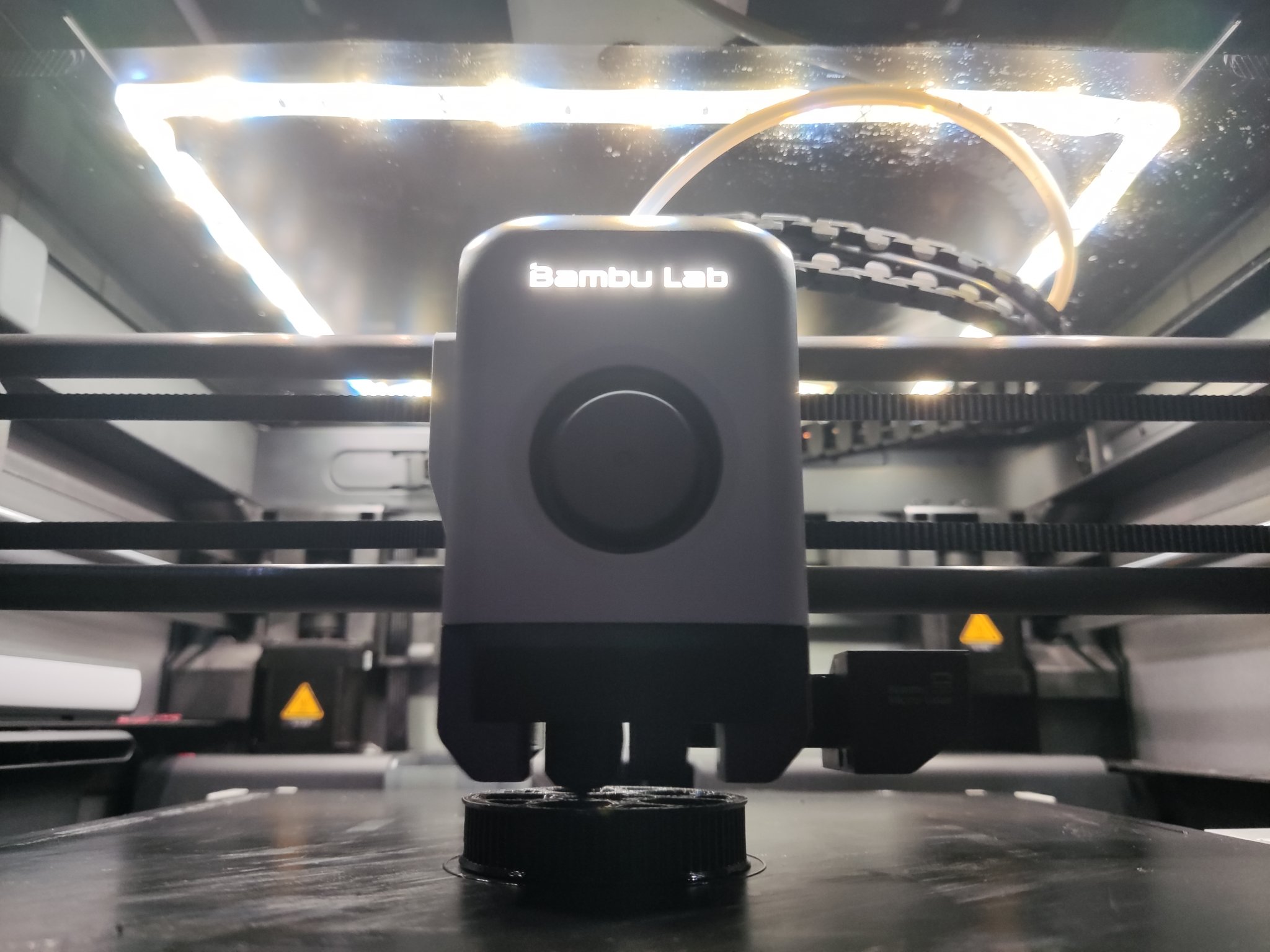 Giá đỡ AMS với đèn LED cho máy in Bambu X1C