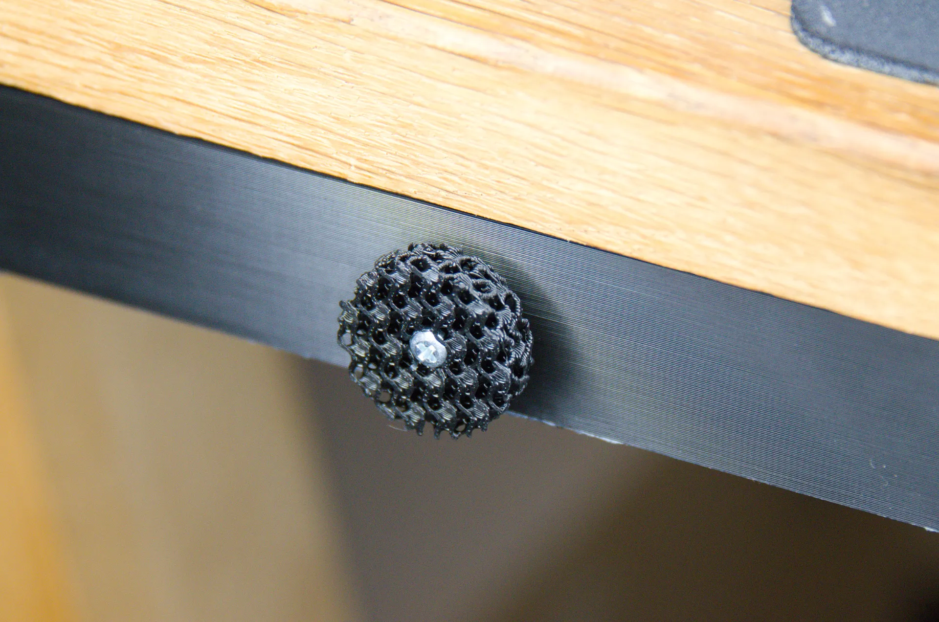 Núm điều chỉnh in chỉ với phần lõi không tường