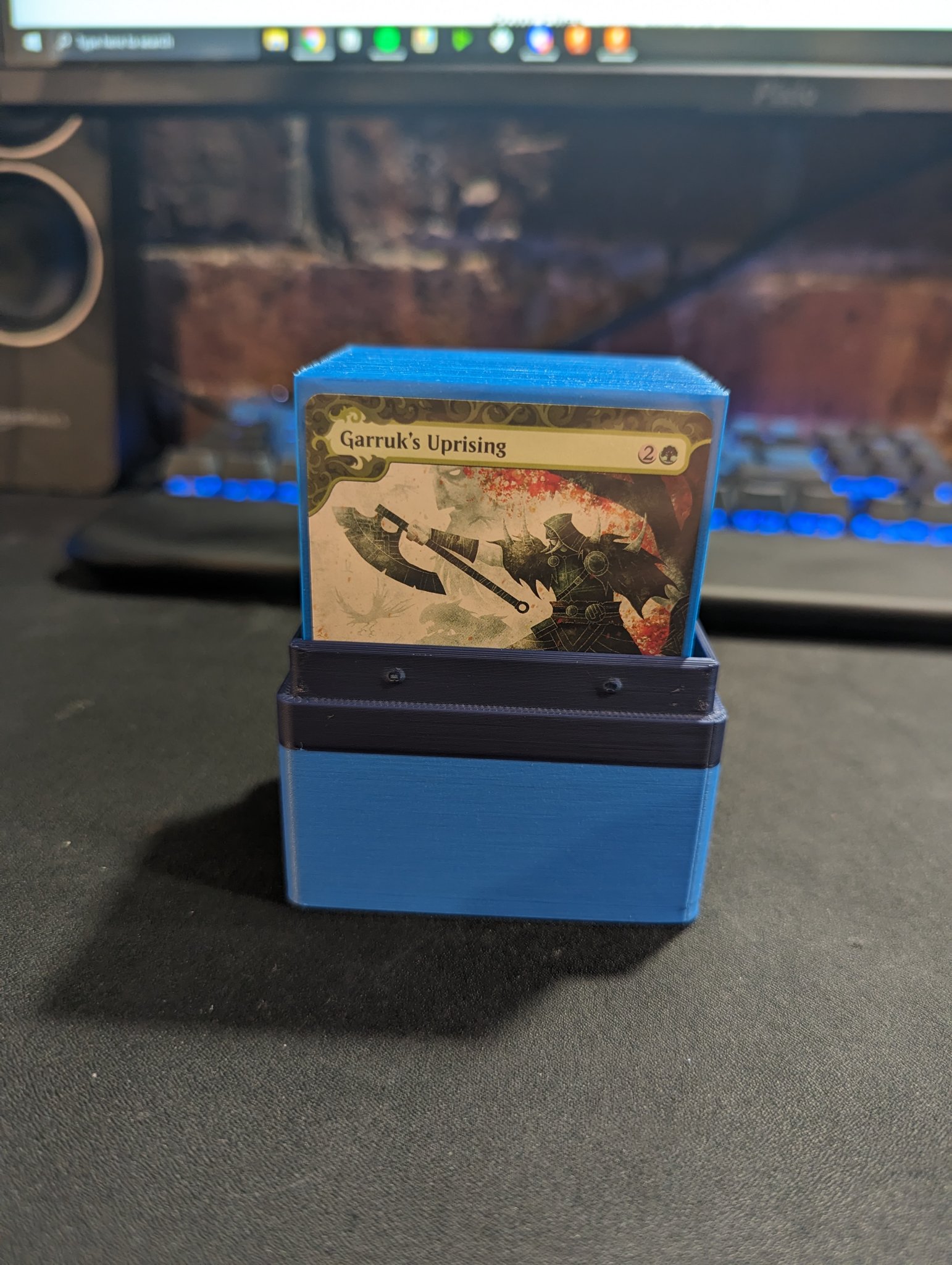 Hộp bài Magic: The Gathering thiết kế parametric không cần nam châm