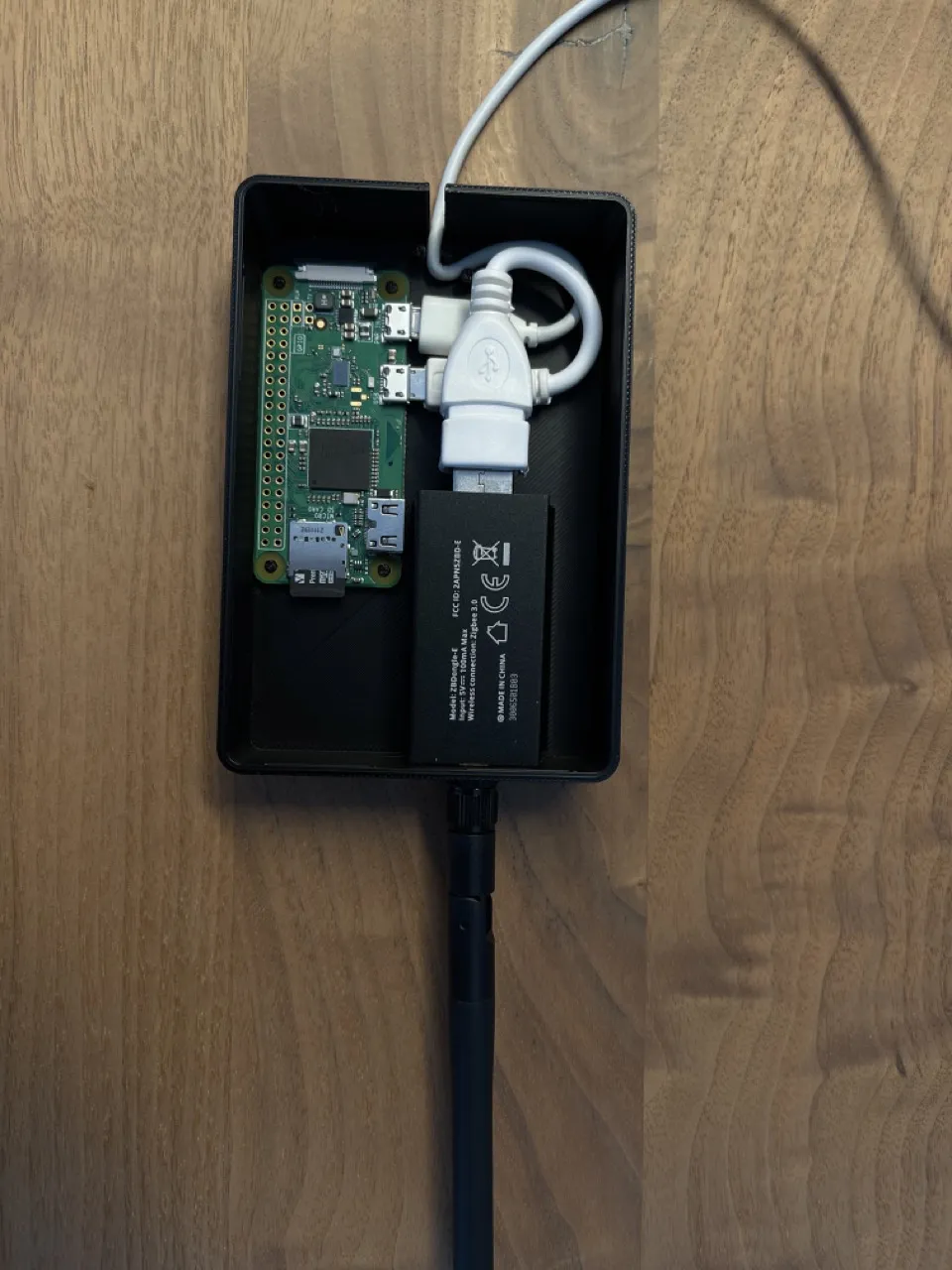 Vỏ bảo vệ cho Sonoff ZBDongle và Raspberry Pi Zero W