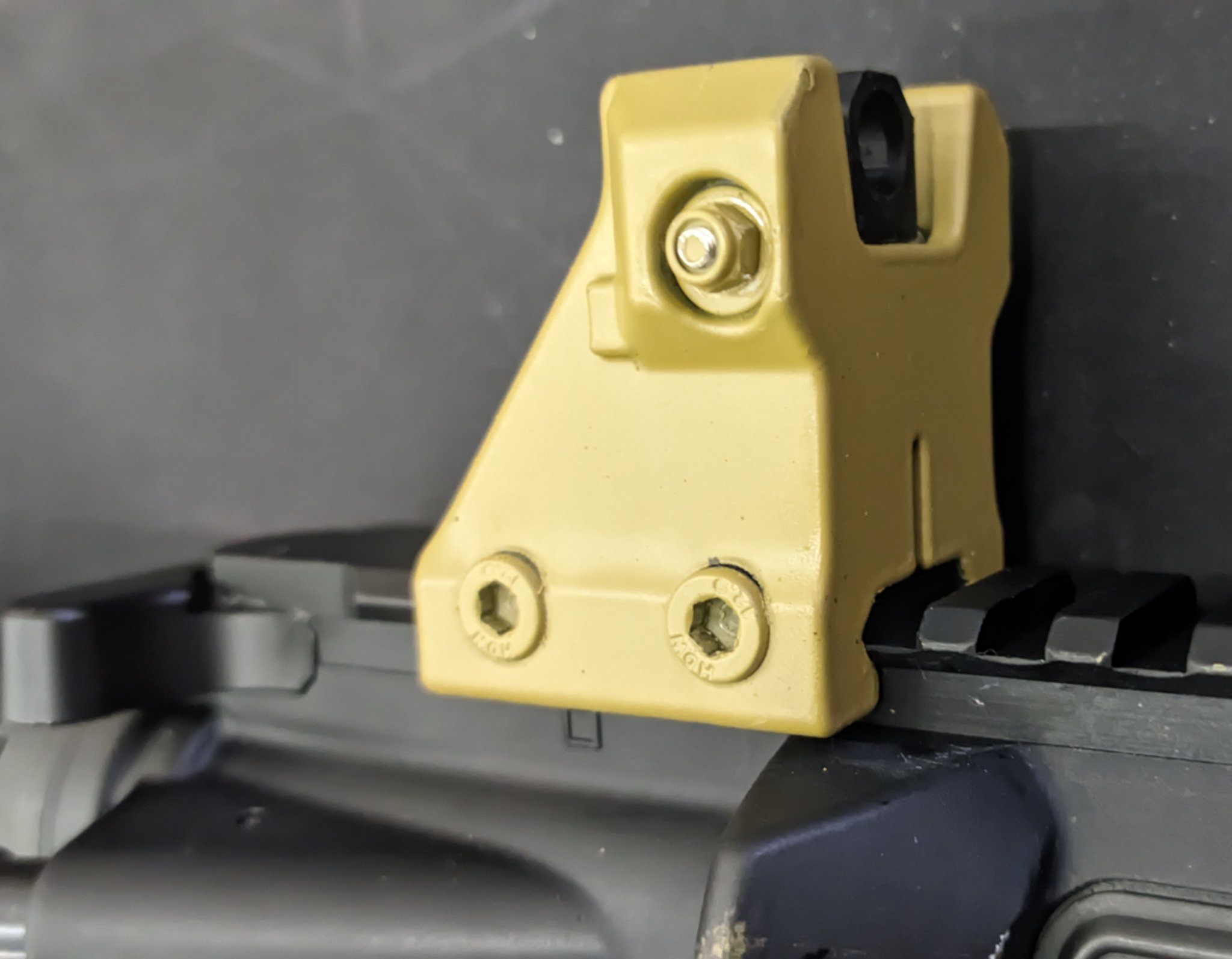 **Mắt ngắm Picatinny mở cho súng AR**