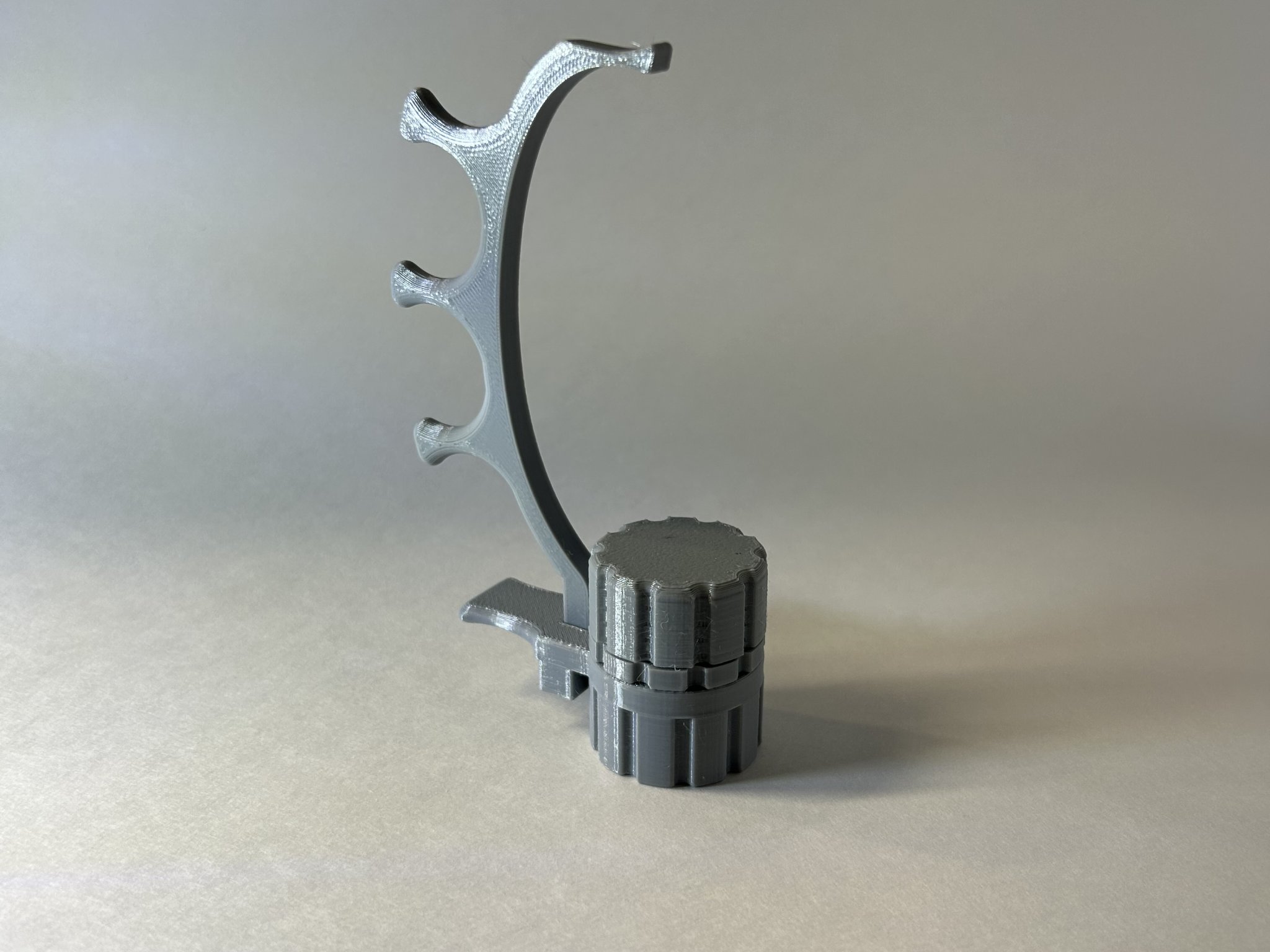 Công cụ giữ mô hình mini trong quá trình sơn