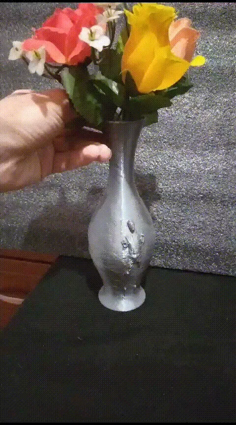 Bình hoa Han Solo đóng băng trong carbonite