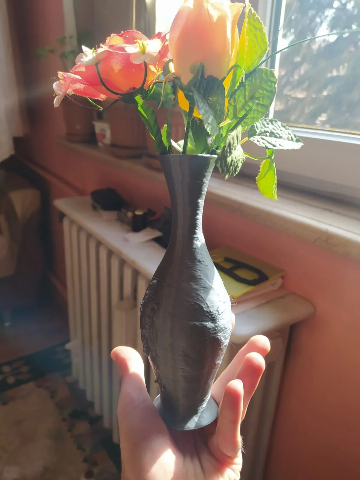 Bình hoa Han Solo đóng băng trong carbonite