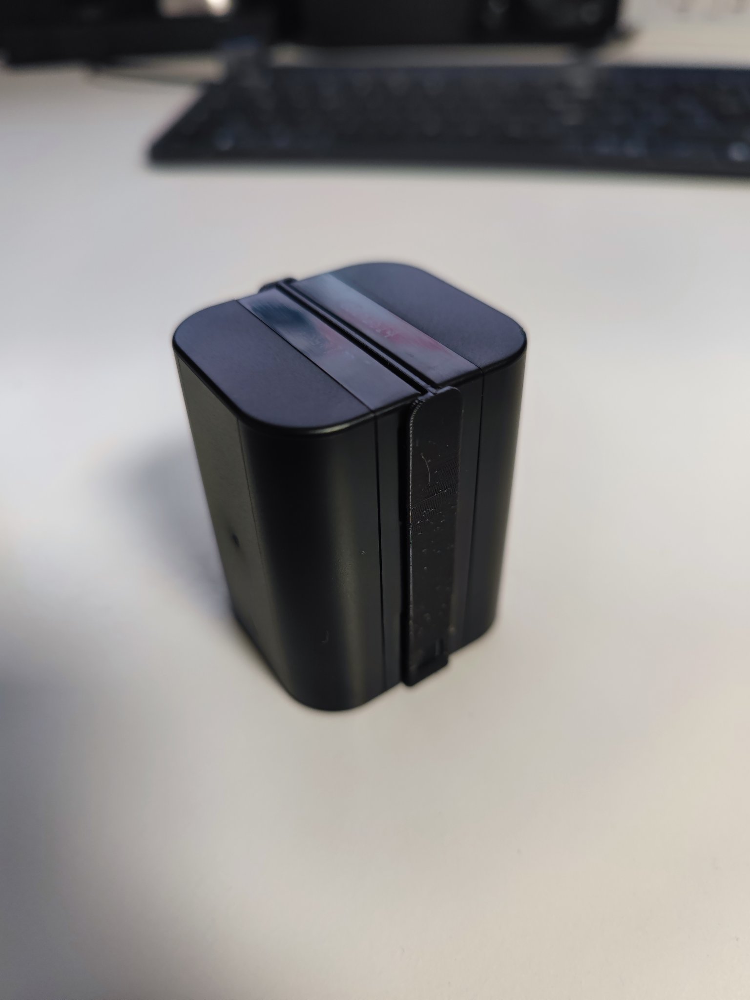 Giá đỡ pin cho hai viên pin Lithium D-LI90 Pentax