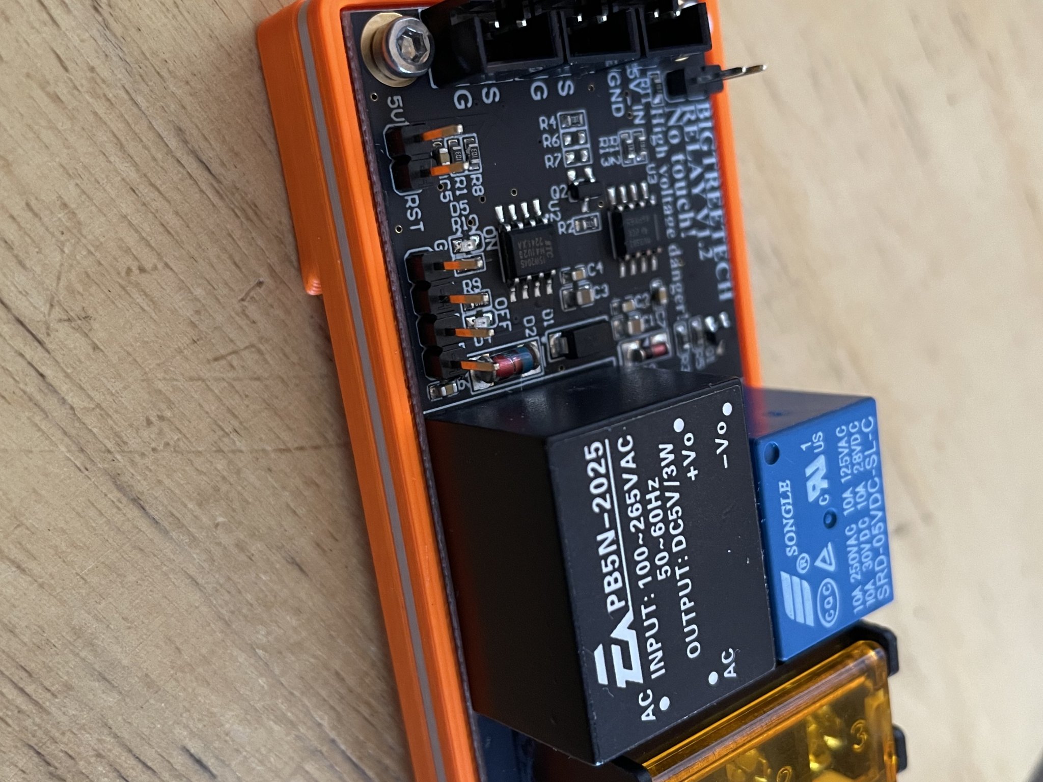 Giá đỡ bảng Relay BTT V1.2 lắp trên ray DIN