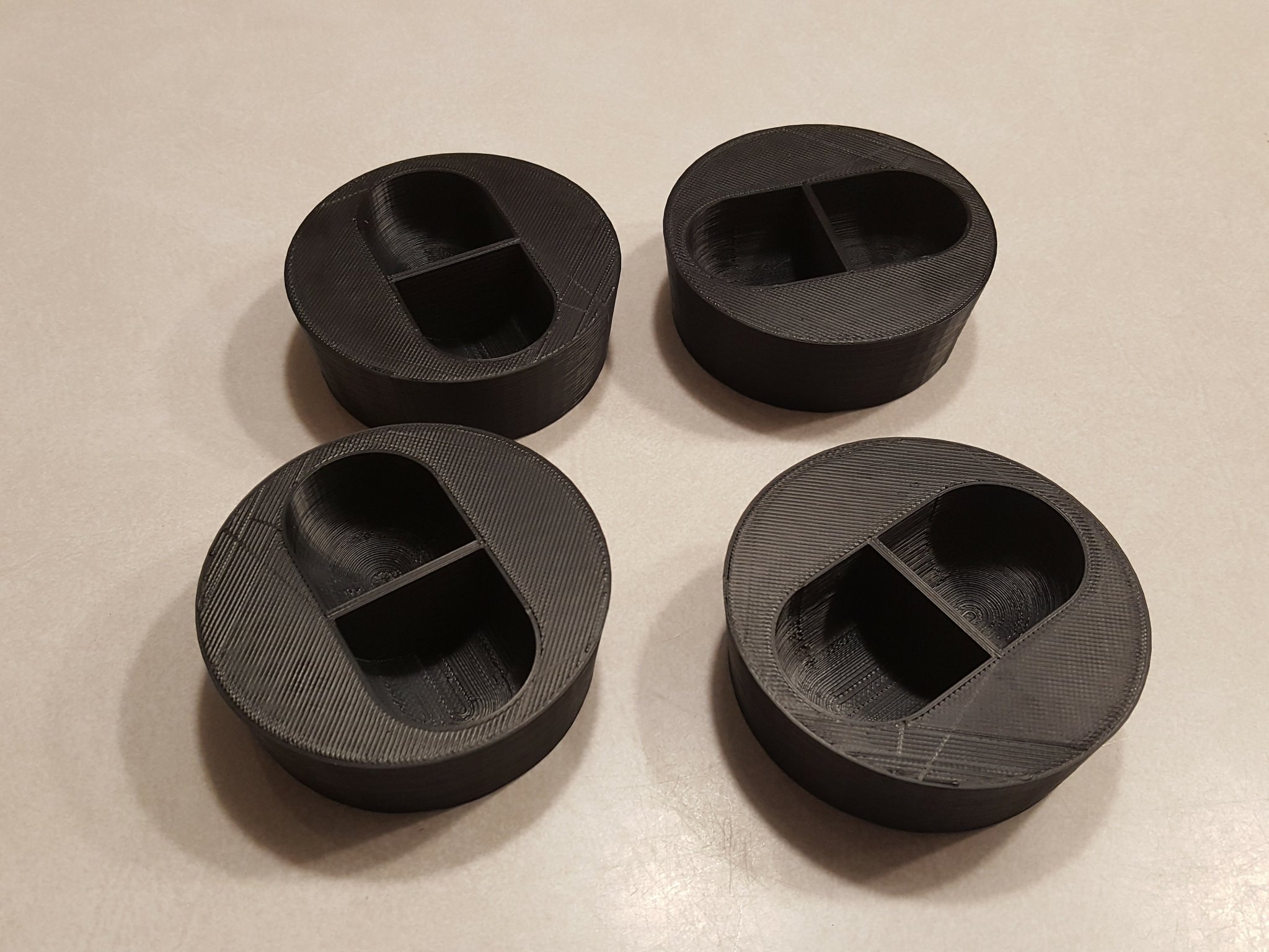 Giá đỡ cốc cho xe hơi giữ cốc nhỏ không rơi xuống