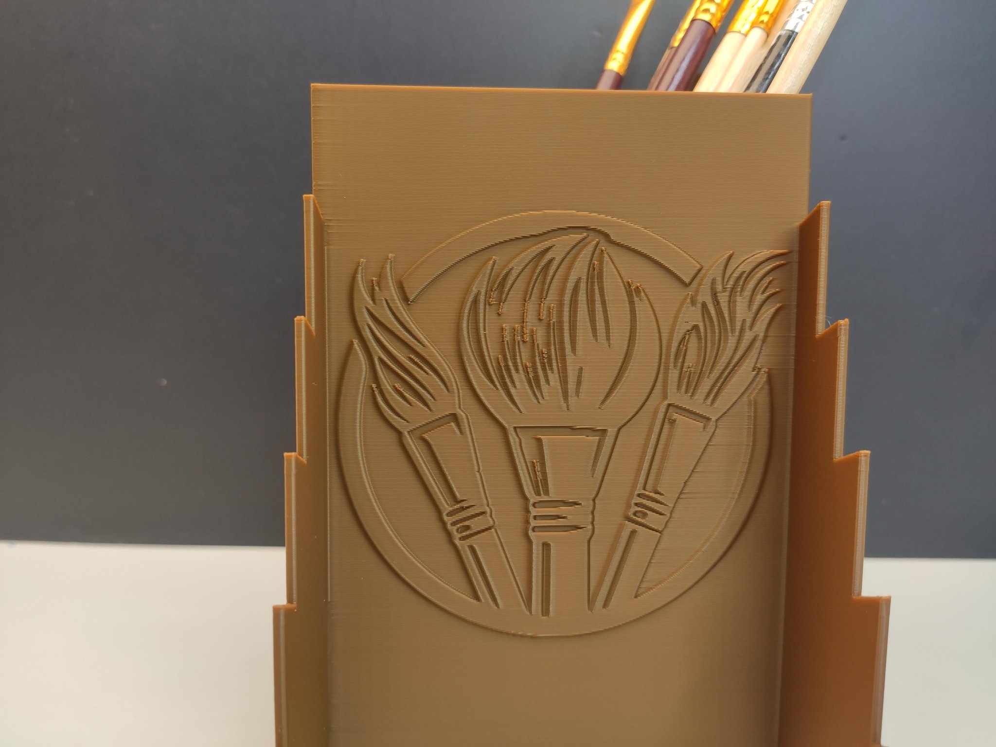 Hộp đựng cọ vẽ với logo và giá trưng bày cọ