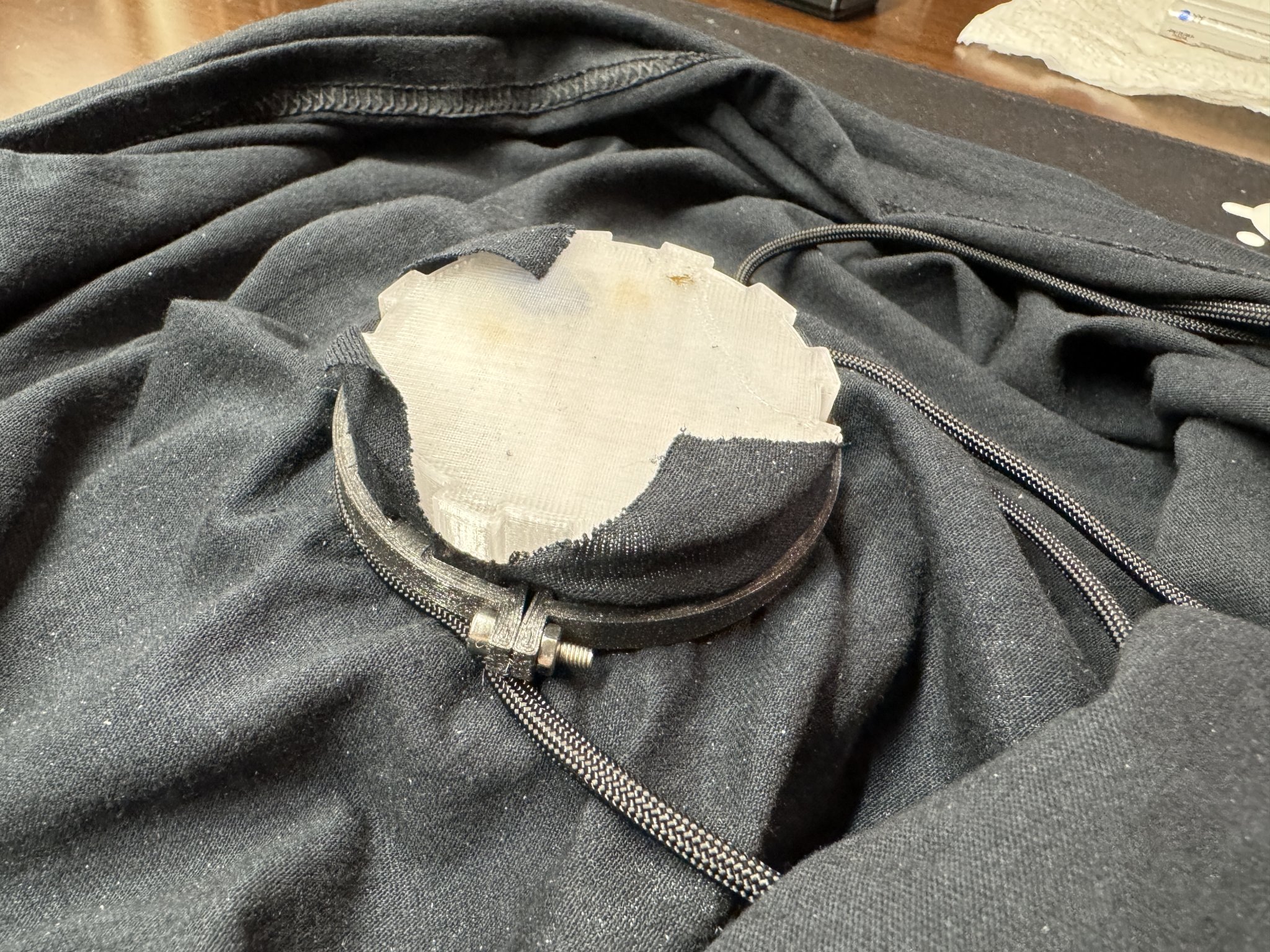 Kẹp áo phông cho lò phản ứng hồ quang