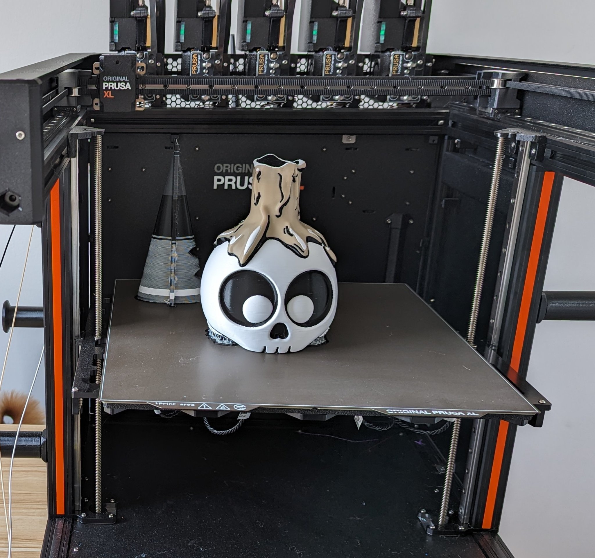 Skull hoạt hình với nến chảy màu sắc đa dạng