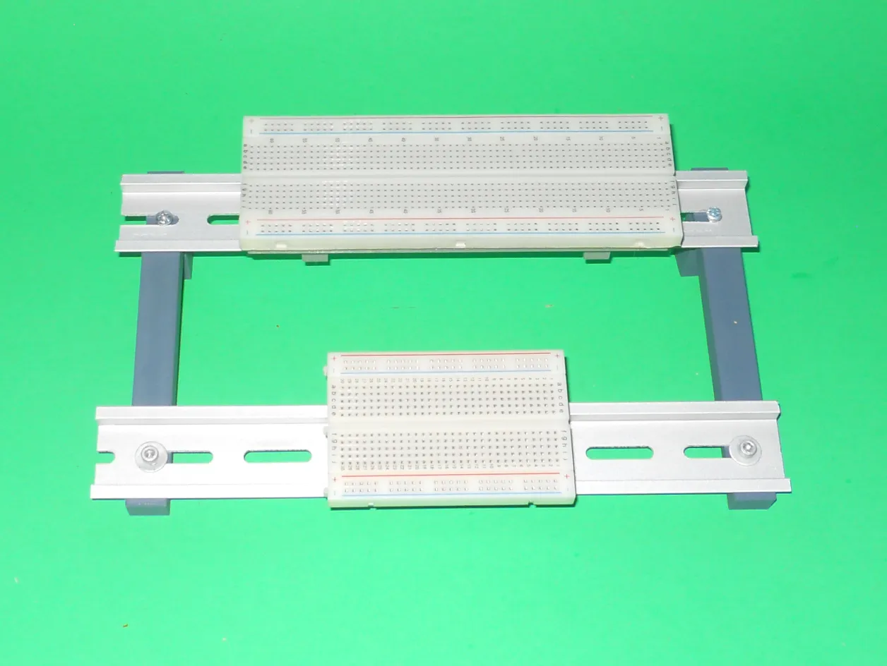 Giá đỡ breadboard din rail cho 400 và 830 điểm