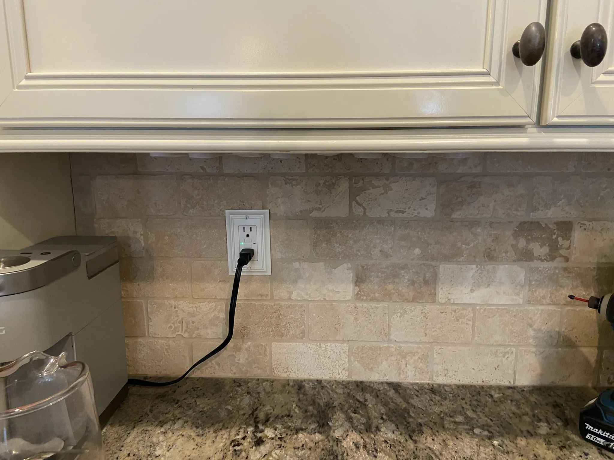 Giá đỡ K-Cup lắp dưới tủ bếp cho máy pha Keurig