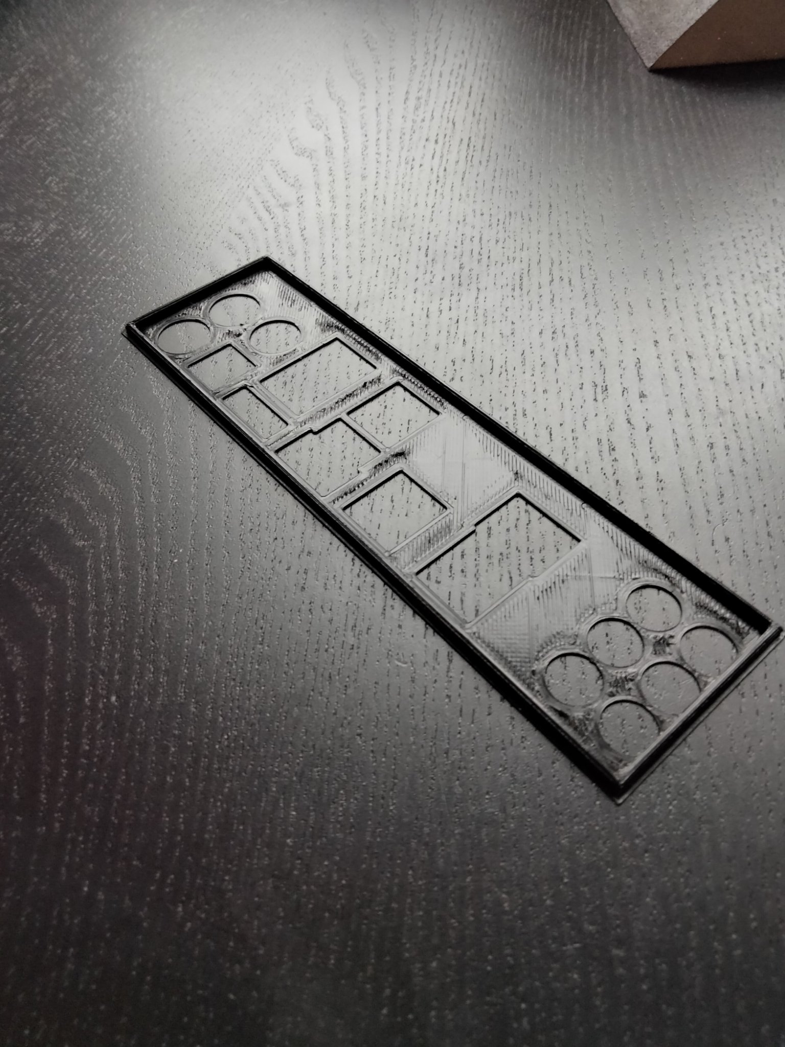 Tấm chắn I-O cho bo mạch p8p67 pro