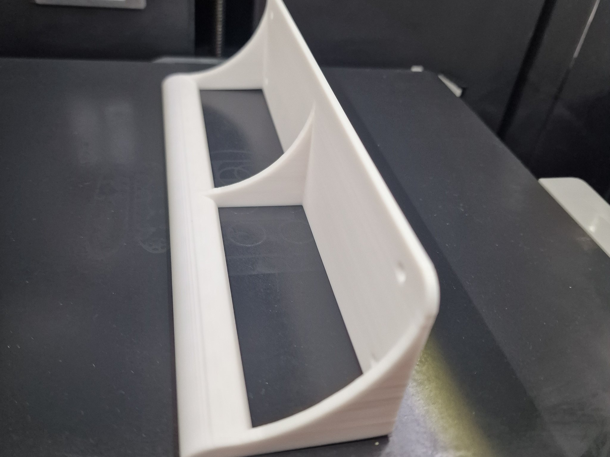 Giá đỡ chai xịt 4 ngăn cho gia đình