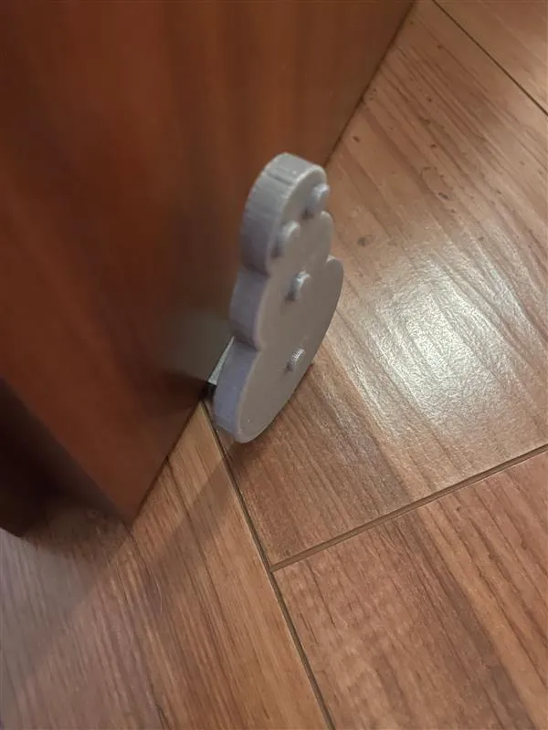 Giá đỡ cửa hình người tuyết