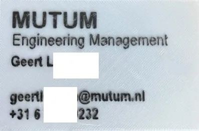 Danh thiếp in PETG với chữ đen trên nền trắng