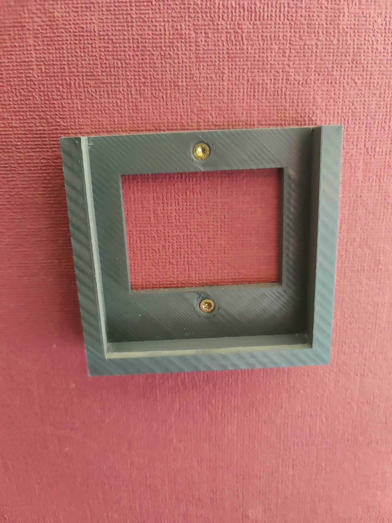 Giá đỡ tường đơn giản cho công tắc Tuja 4-gang ESW-0ZAA-EU