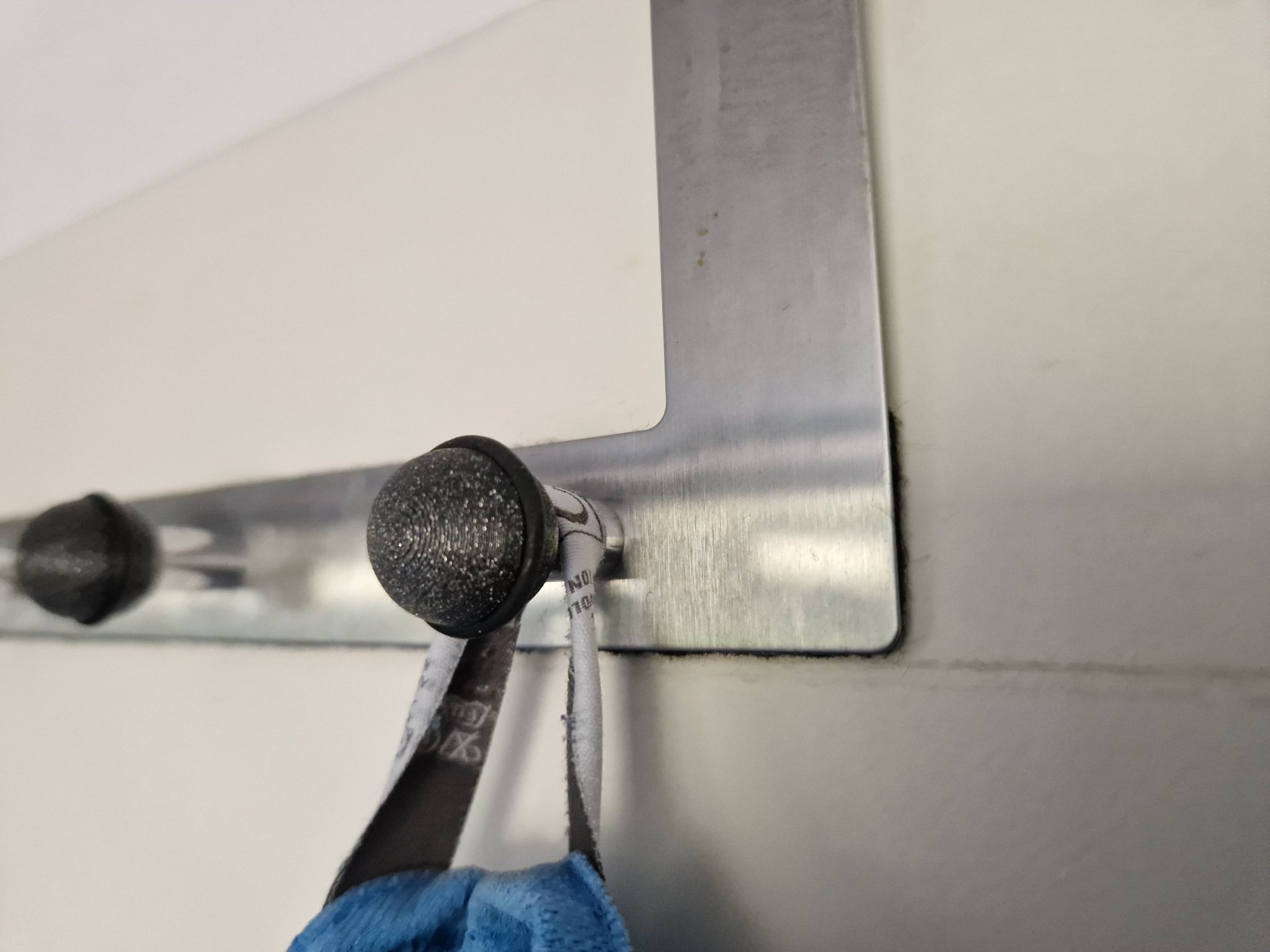 Giá treo móc cửa với thiết kế cải tiến chống rơi