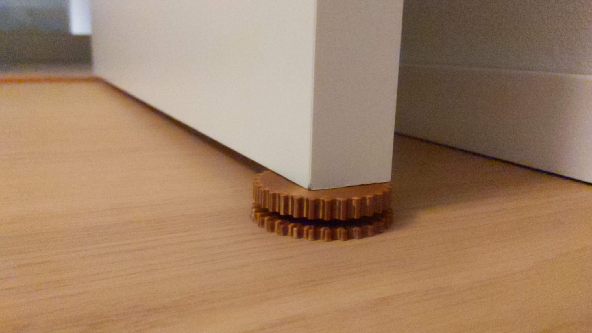 Giá đỡ cửa hiện đại với thiết kế tinh tế