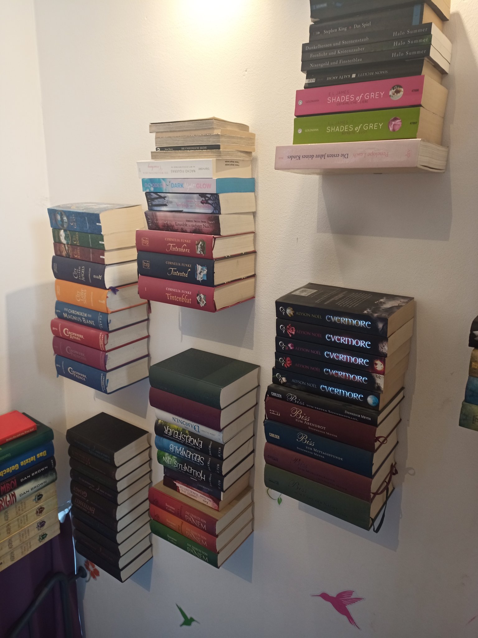 Giá sách treo tường ma thuật không cần hỗ trợ in