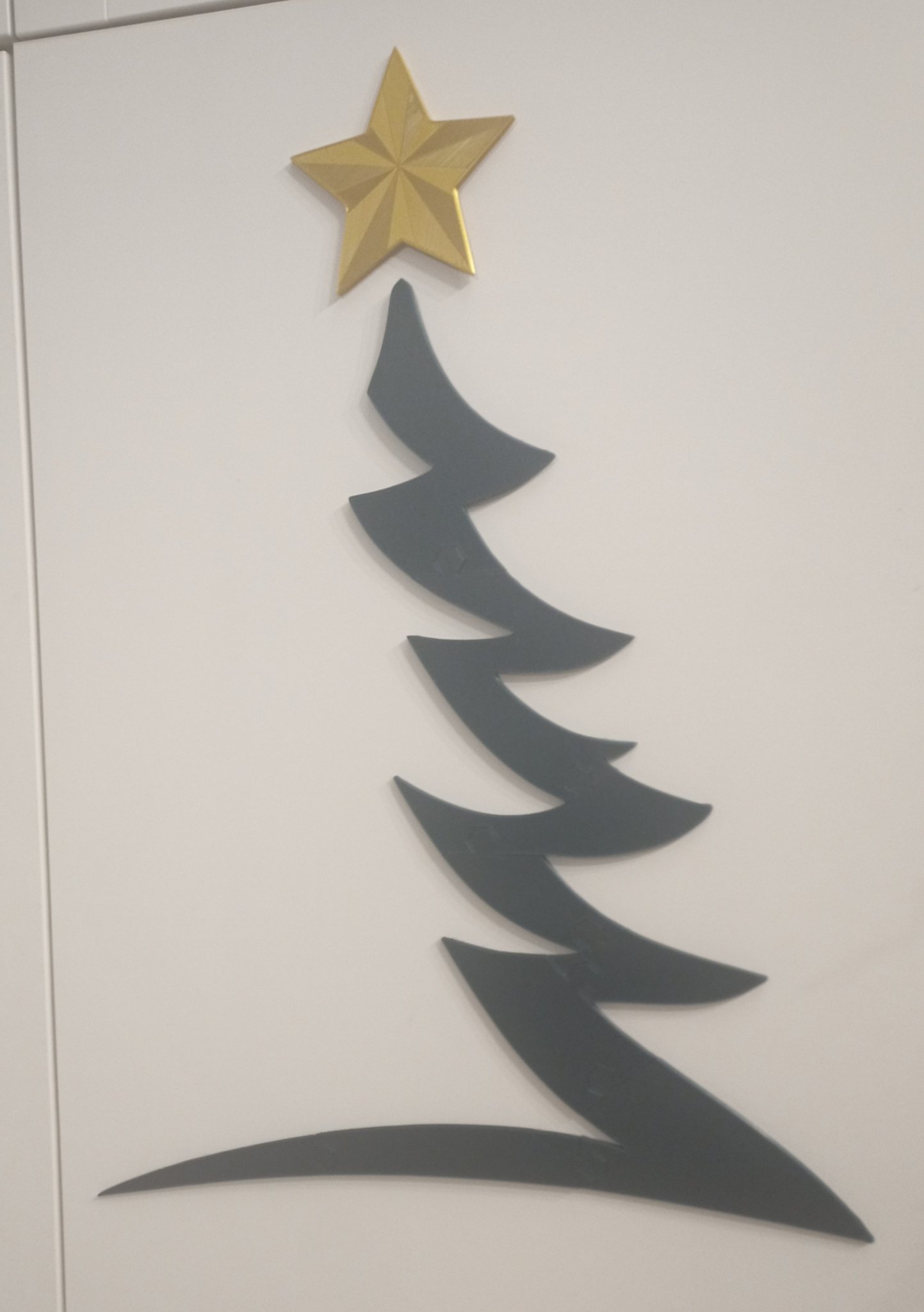 Cây thông Giáng sinh trang trí tường hoặc cửa lớn