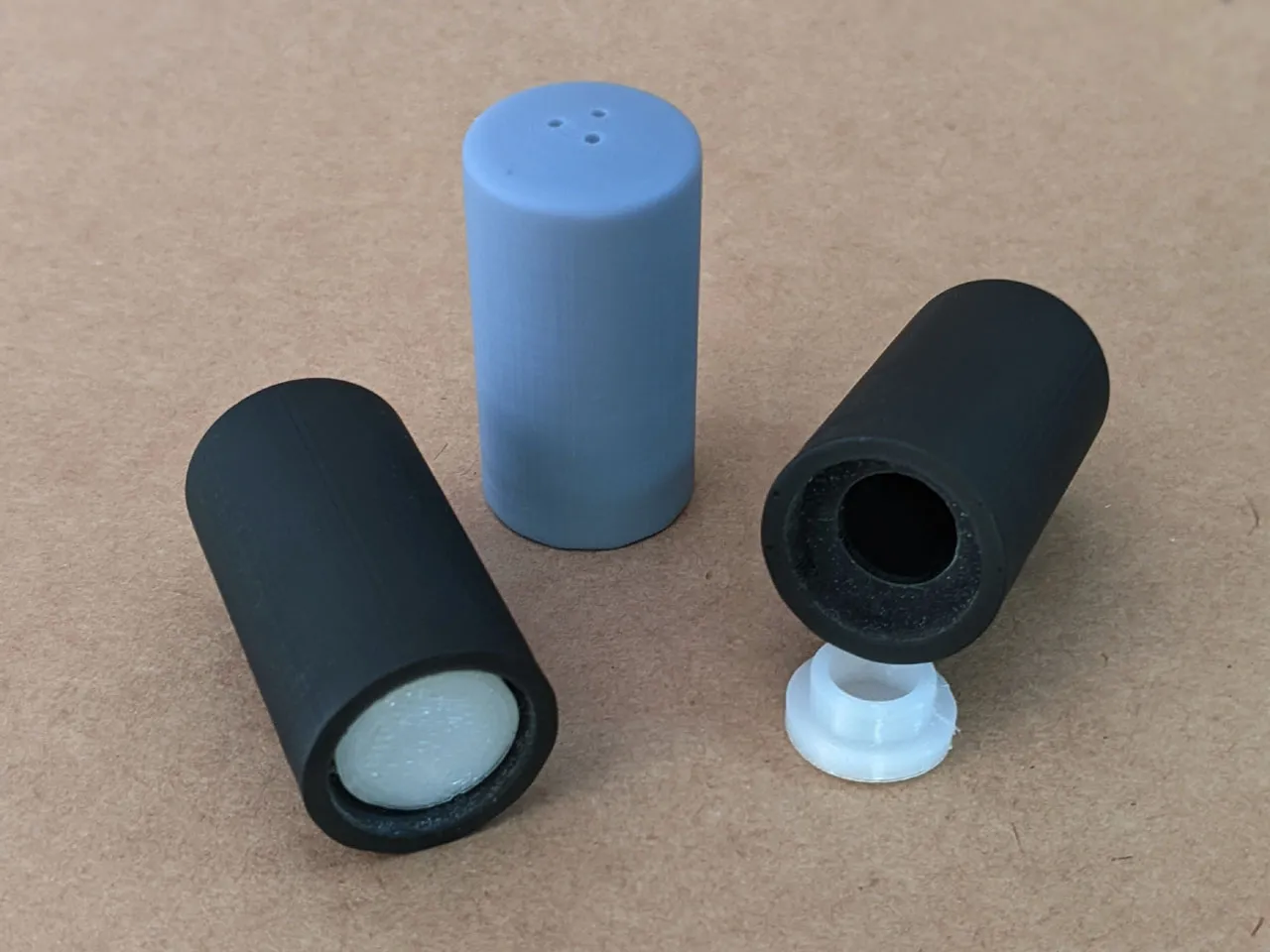 Chai muối nhỏ cho bữa sáng tiện lợi