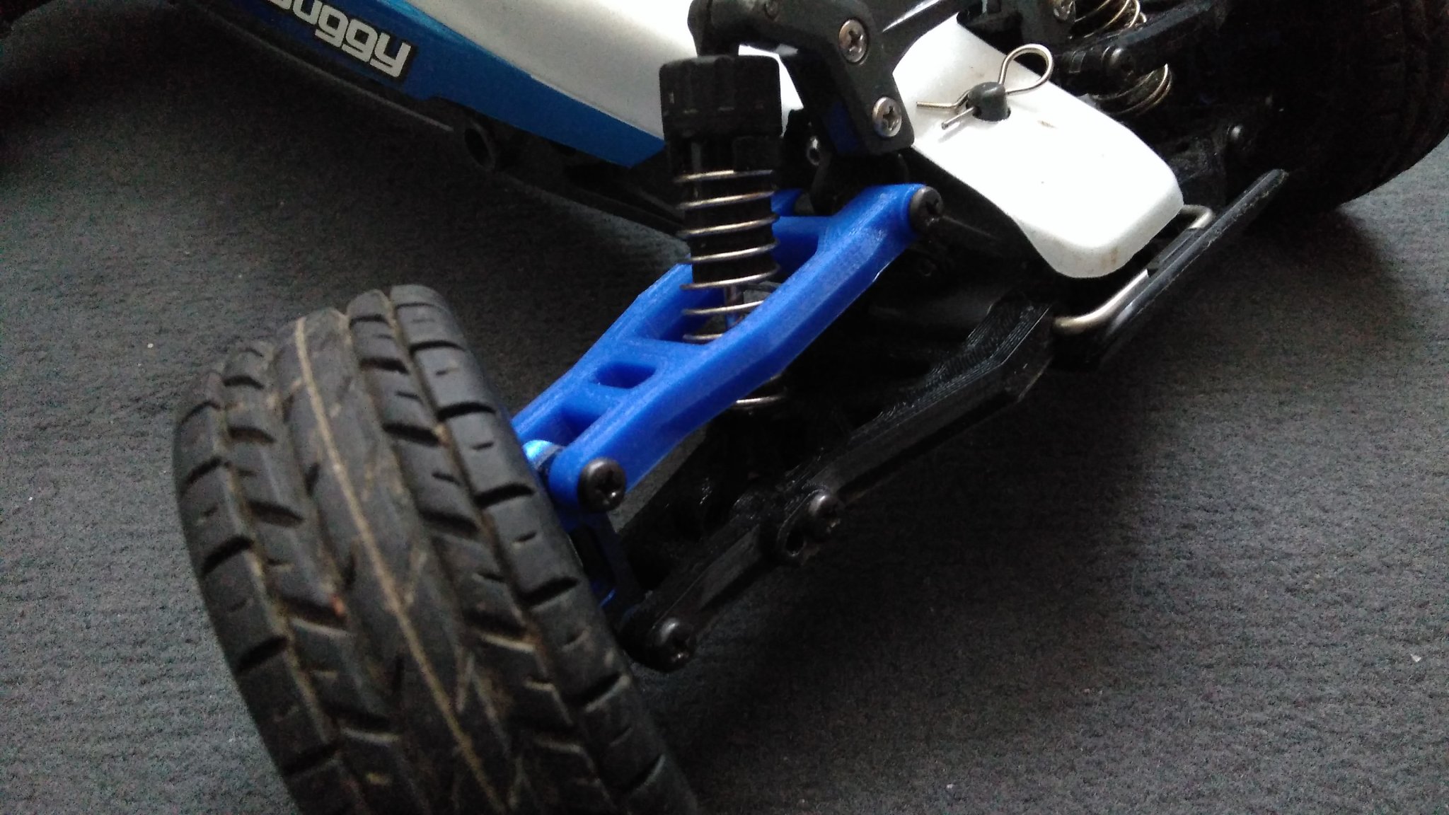 Càng tay trên trước cho khung DT-02/DT-03/DT-04 Tamiya