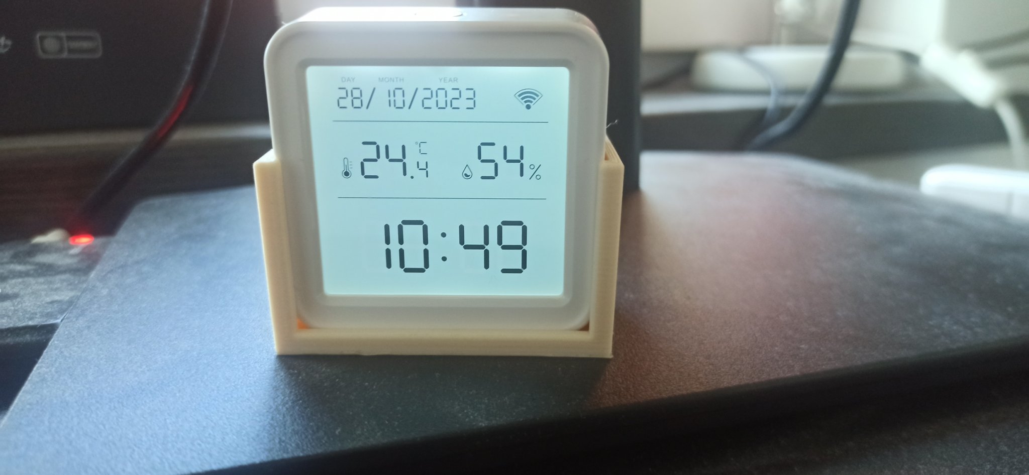 Giá đỡ tường cho cảm biến T&H WiFi Tuya