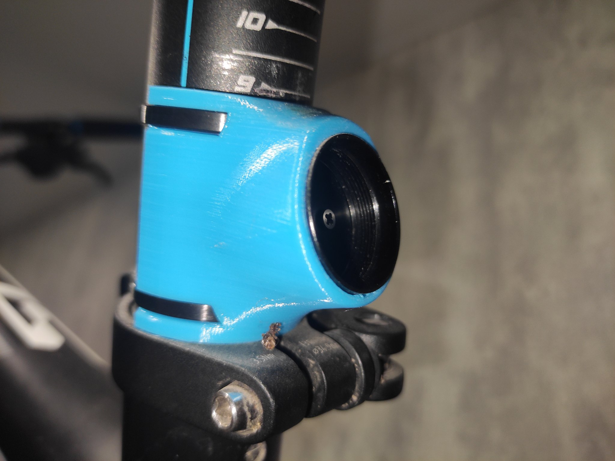 Đèn hậu xe đạp RockBros gắn vào ghi đông với đường kính 31...