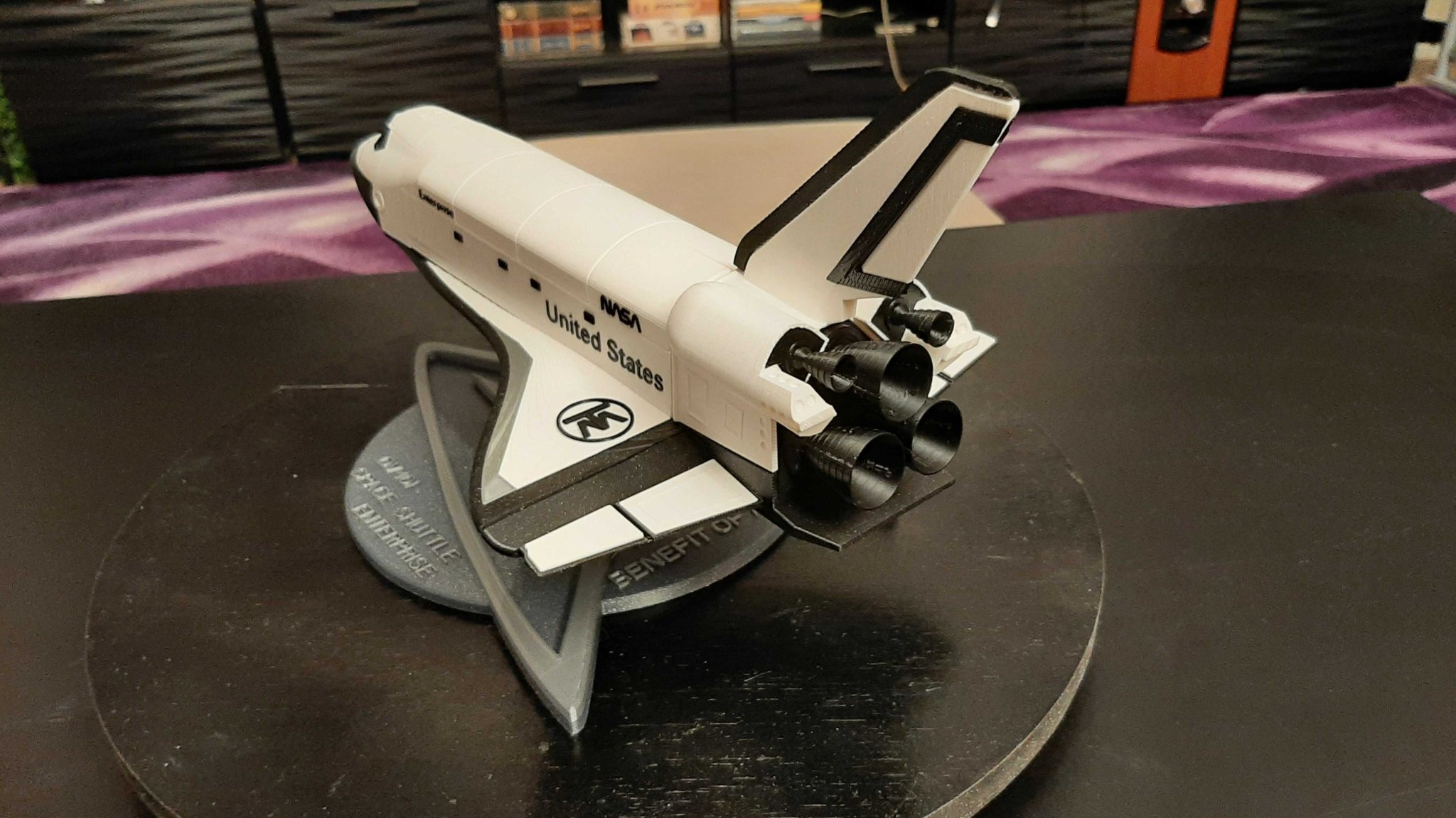 Mô hình tàu con thoi OV-101 Enterprise từ Star Trek