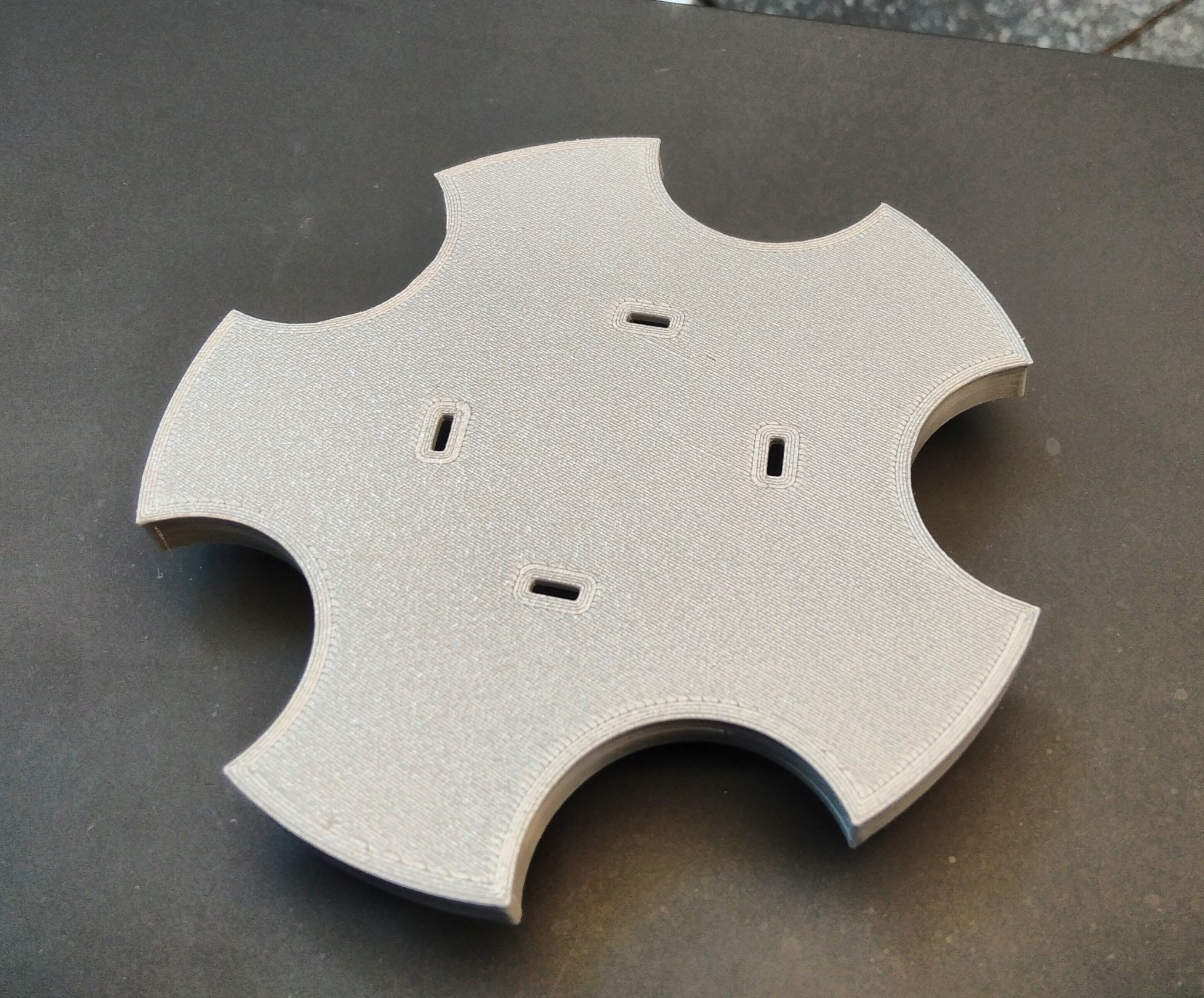 Nắp bánh xe Opel Meriva với logo thiết kế riêng