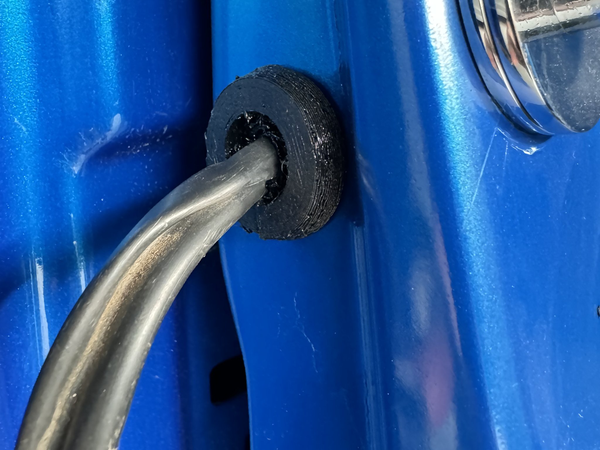 Grommet thay thế cho dây điện cửa Holden VK